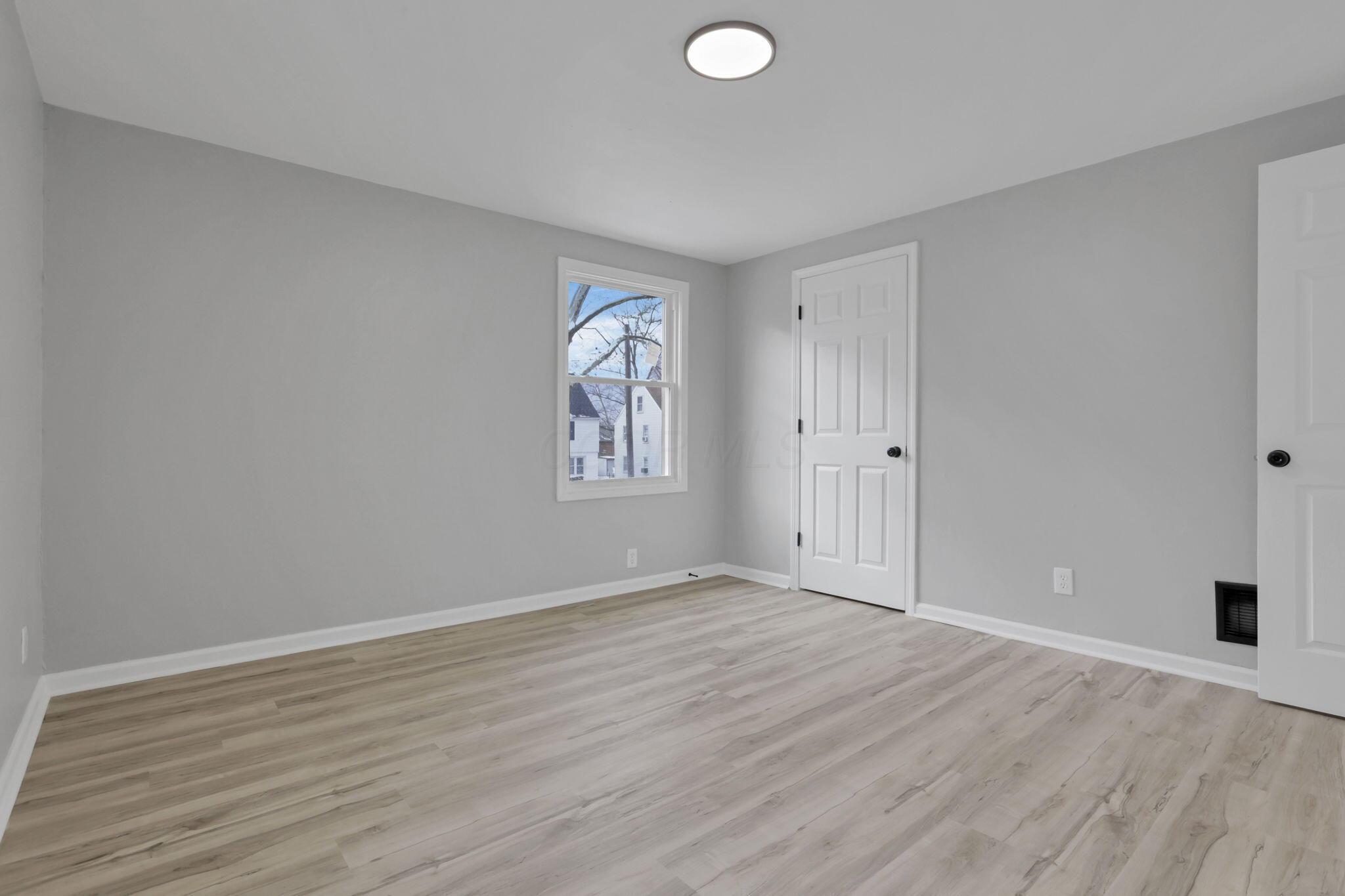 780-782 Whitethorne Avenue Property Photo 26