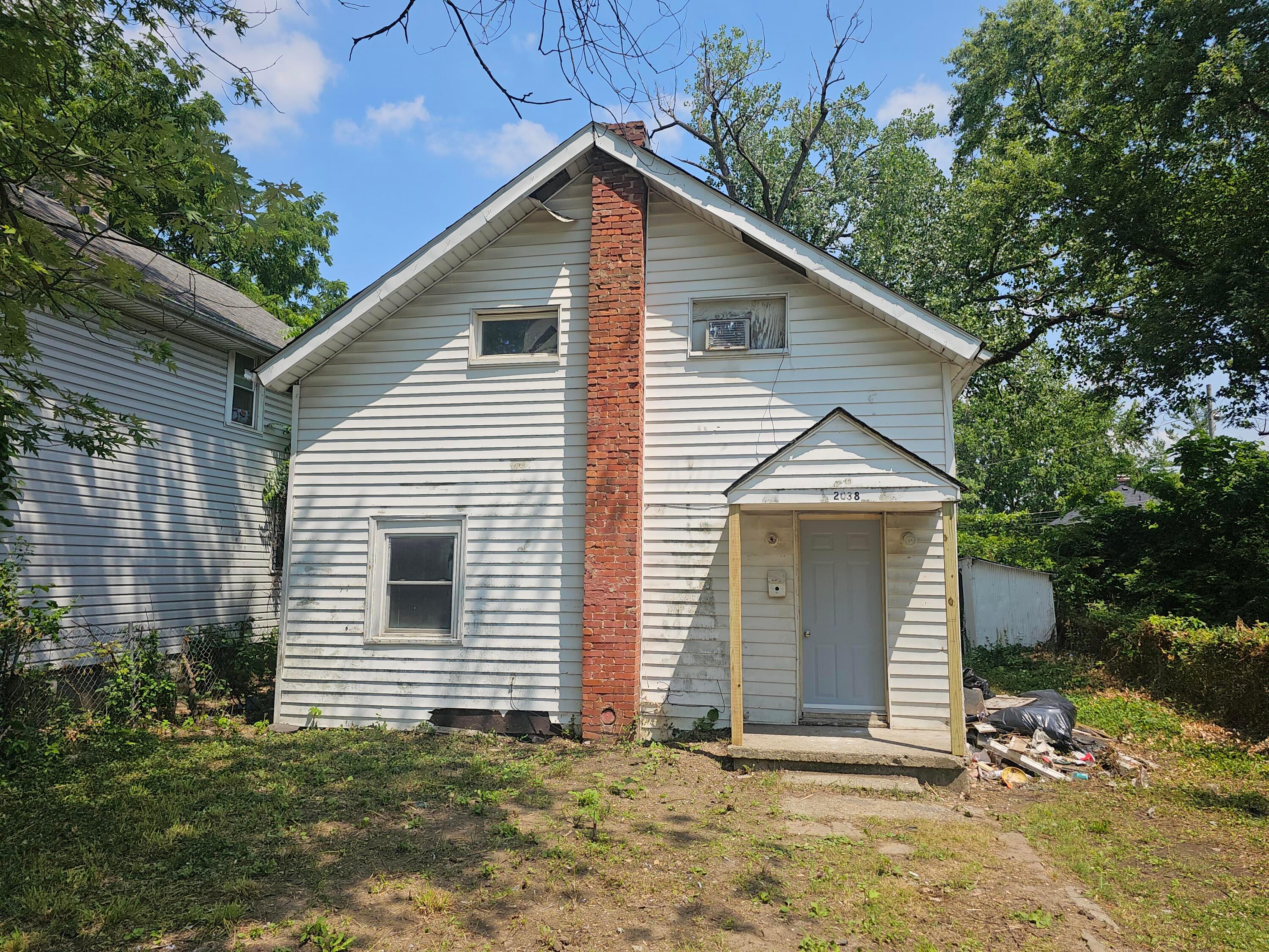2038 E Hudson Street Property Photo 1