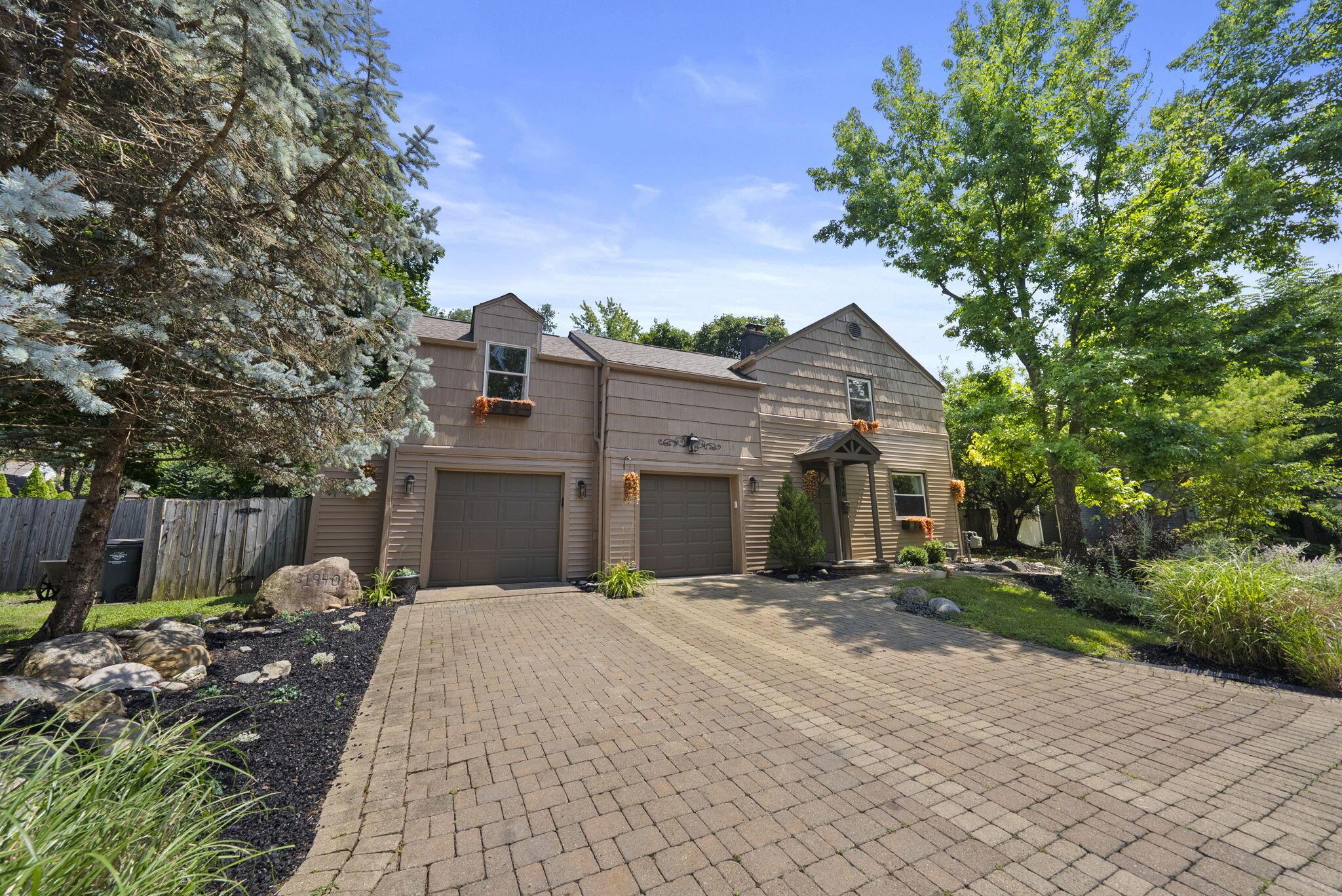 1940 Riverside Drive Property Photo 1