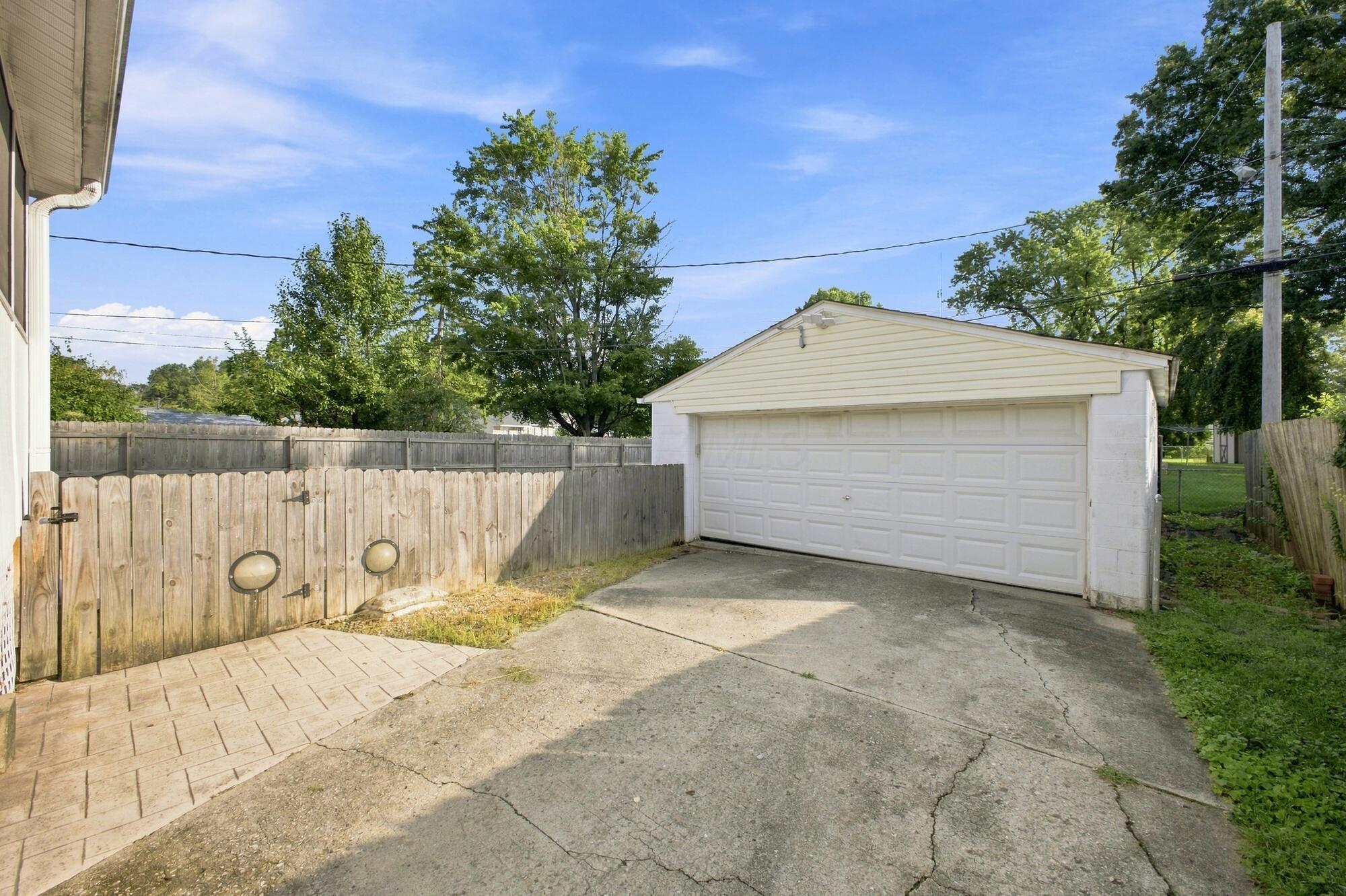 292 Imperial Drive Property Photo 28