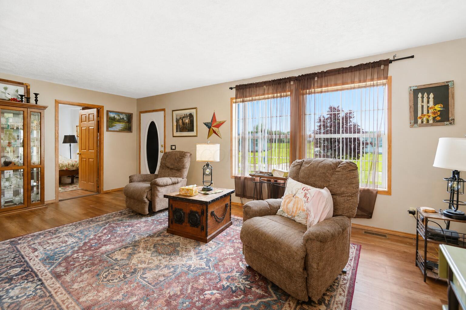 444 N High Street Property Photo 6