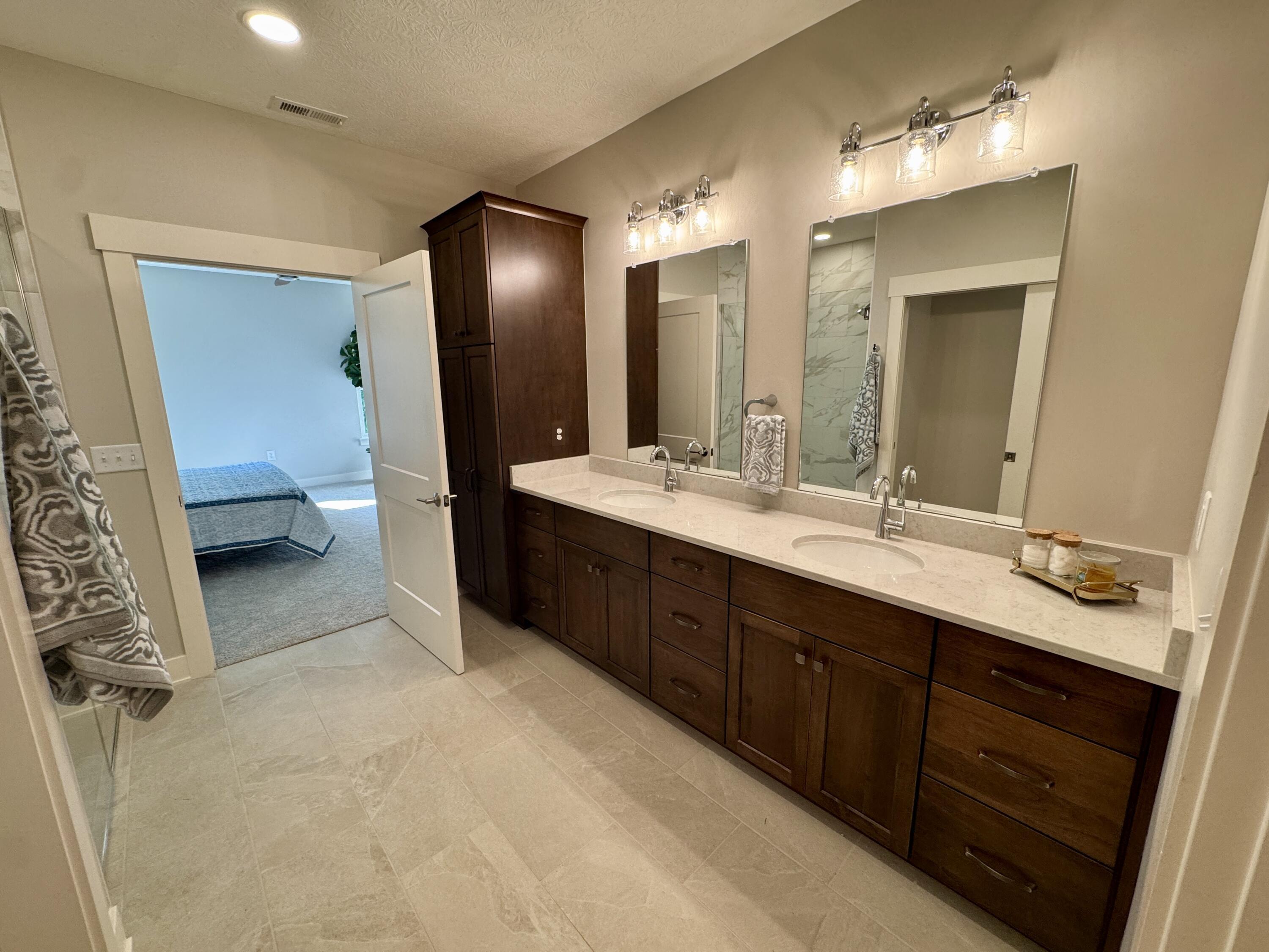 127 E Faith Street Property Photo 7