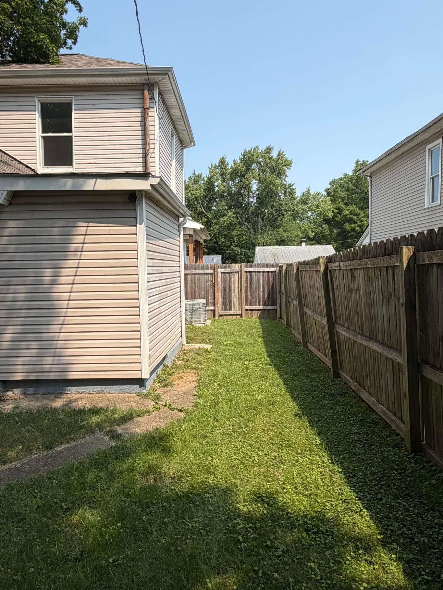 918 Elder Street Property Photo 25