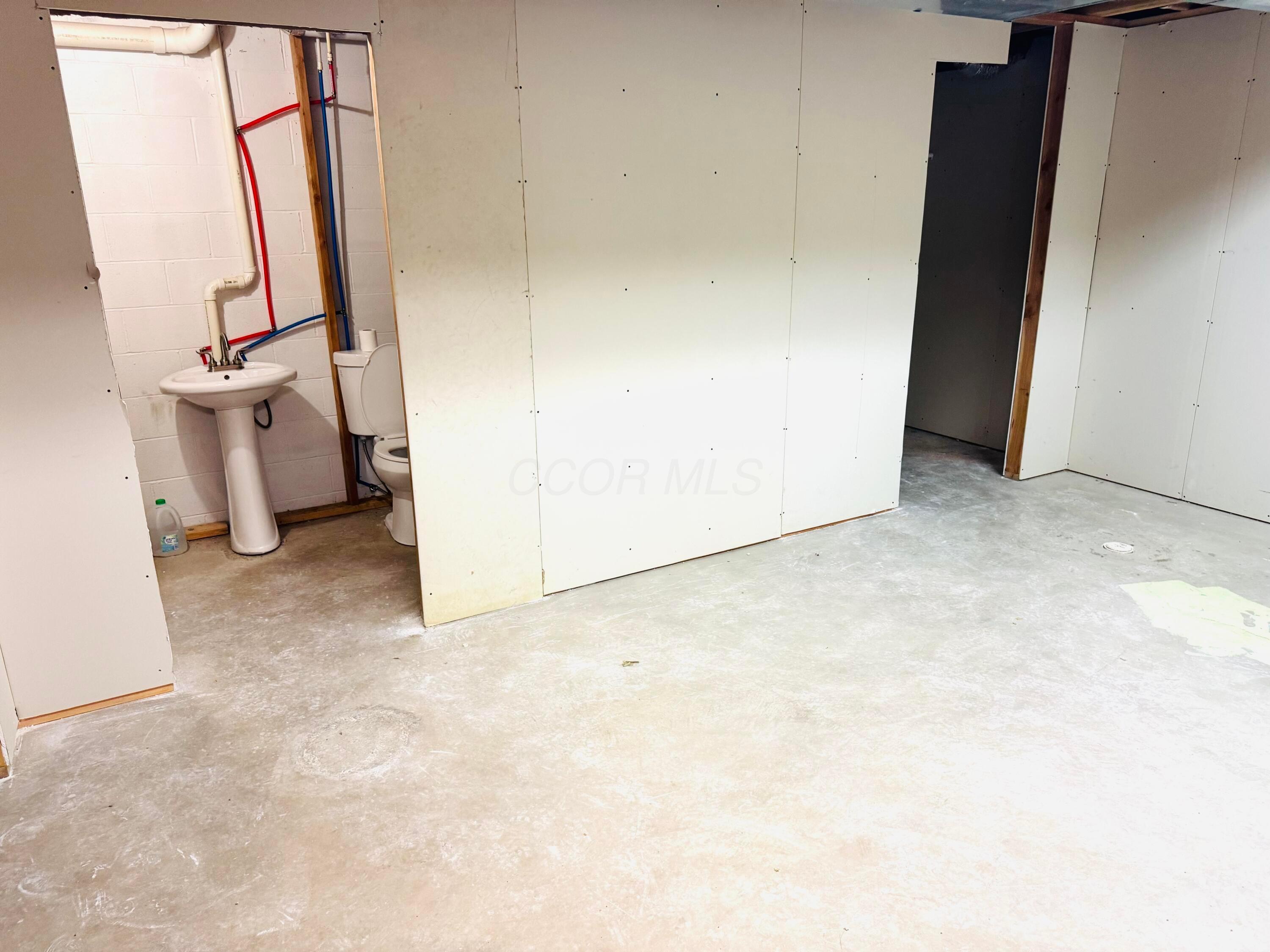 261 Westmark Court Property Photo 40