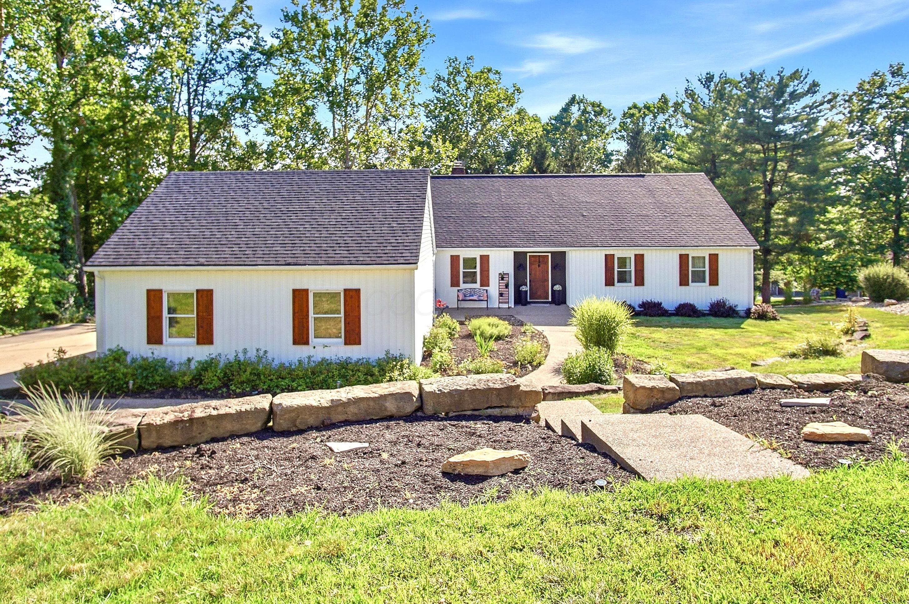5200 Hampton Court Property Photo 1