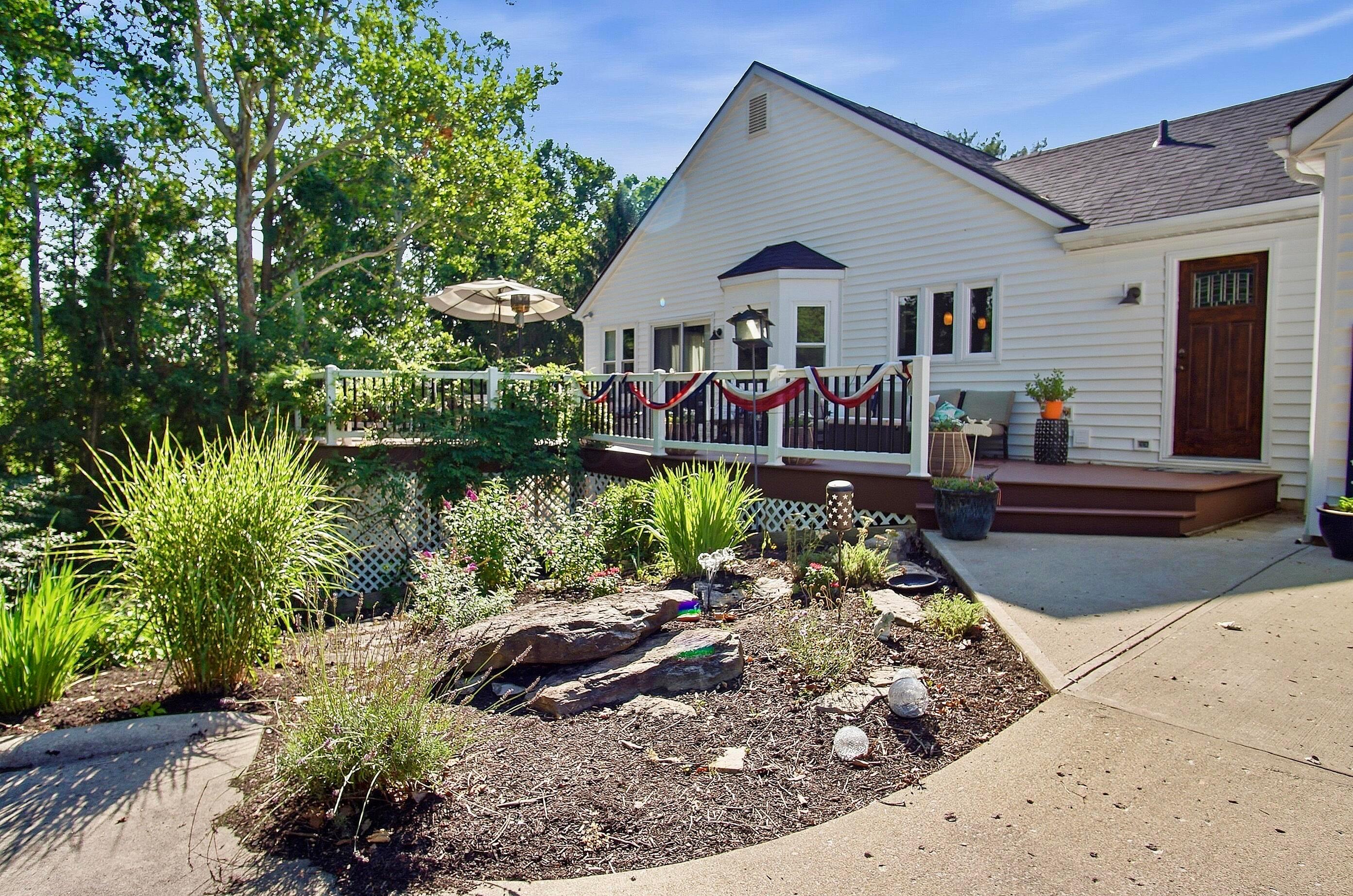 5200 Hampton Court Property Photo 3
