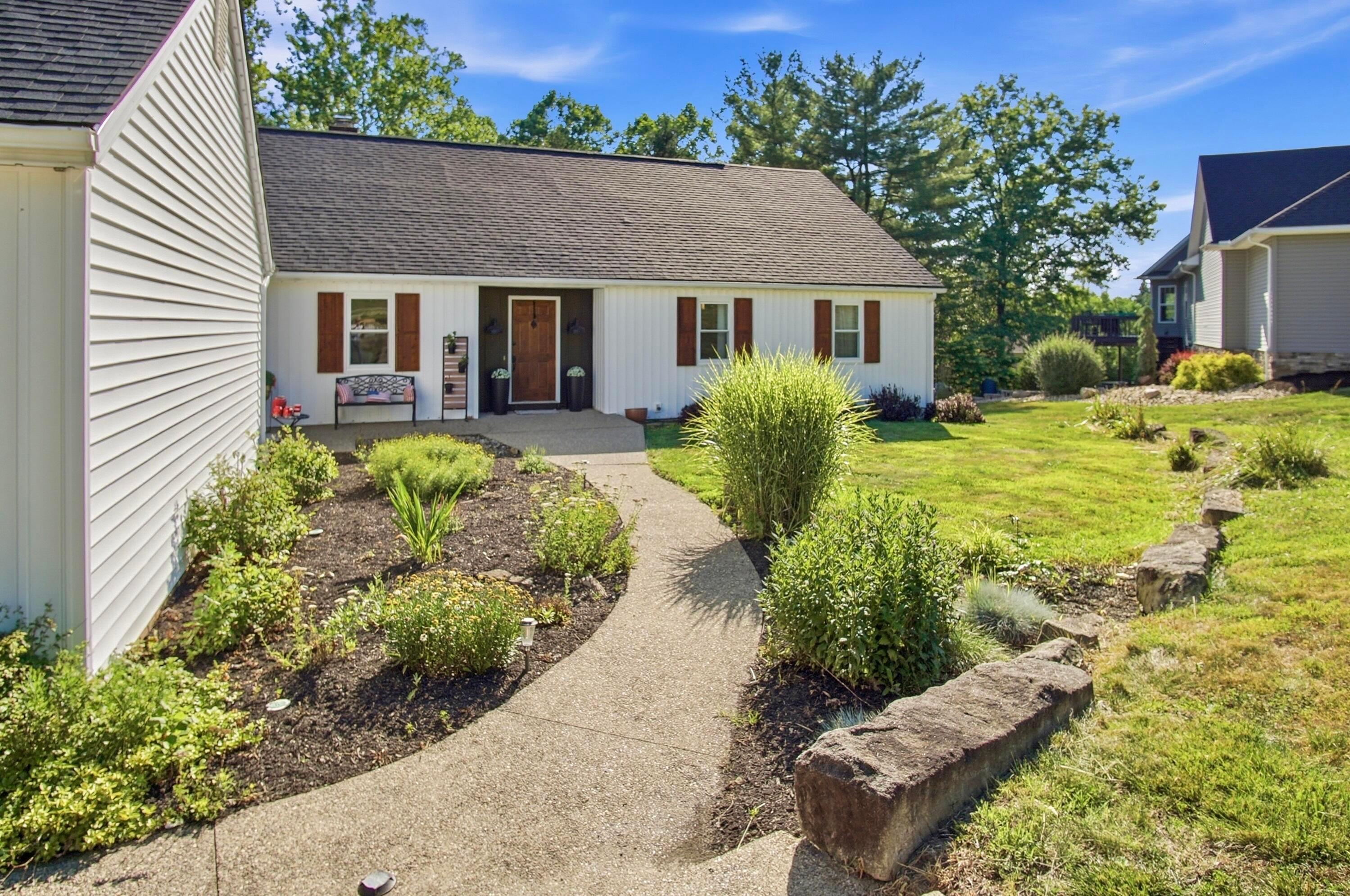 5200 Hampton Court Property Photo 4
