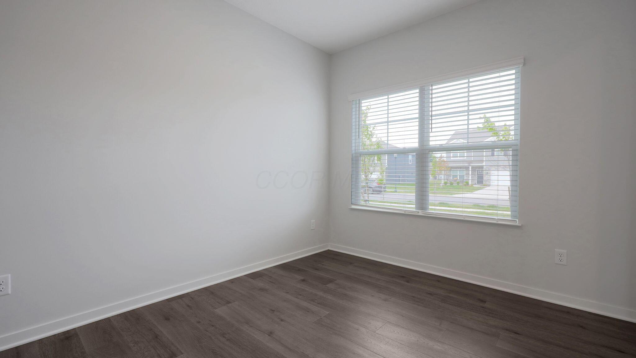 858 Sunny Vale Drive Property Photo 2