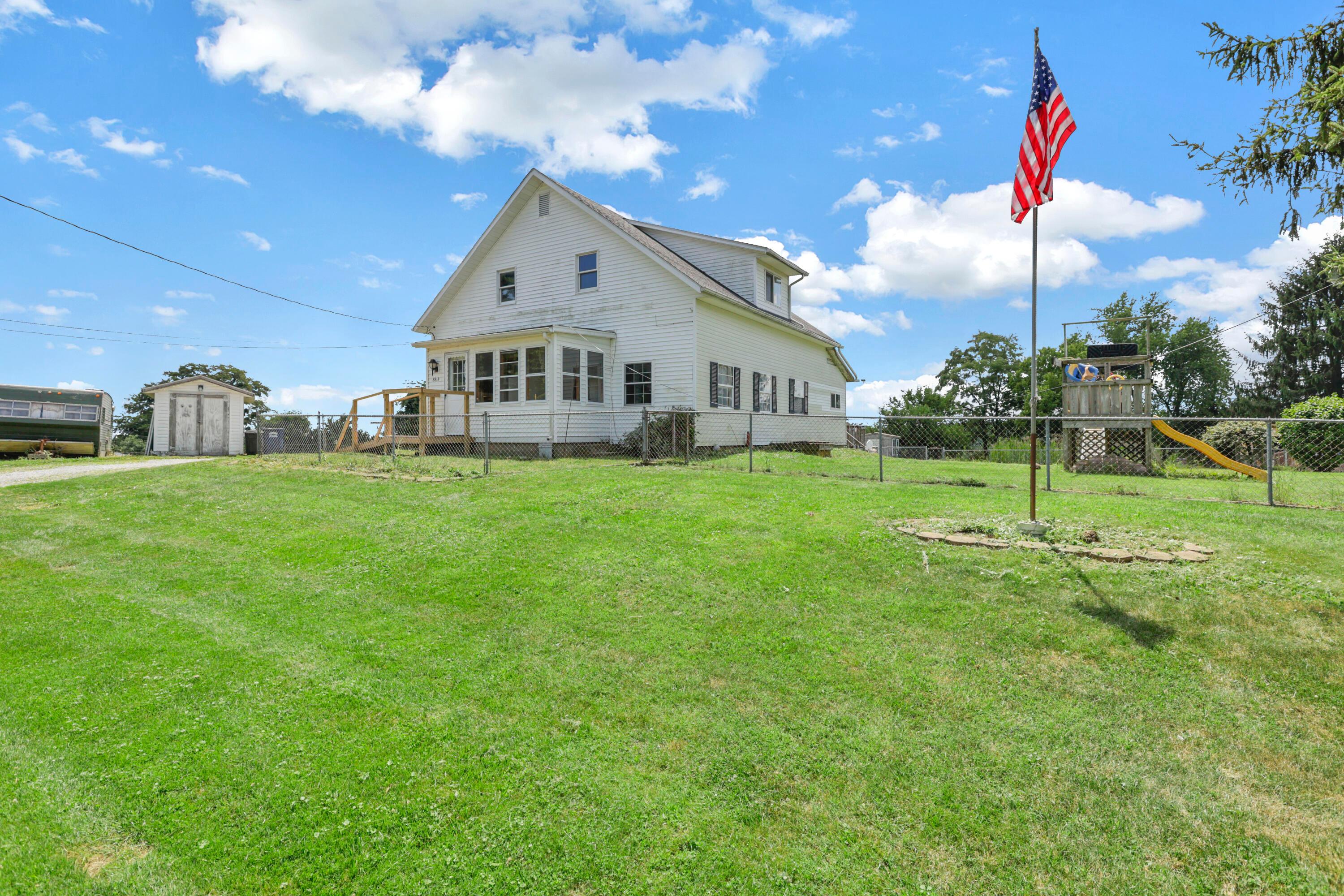 8818 National Road Se Property Photo 1