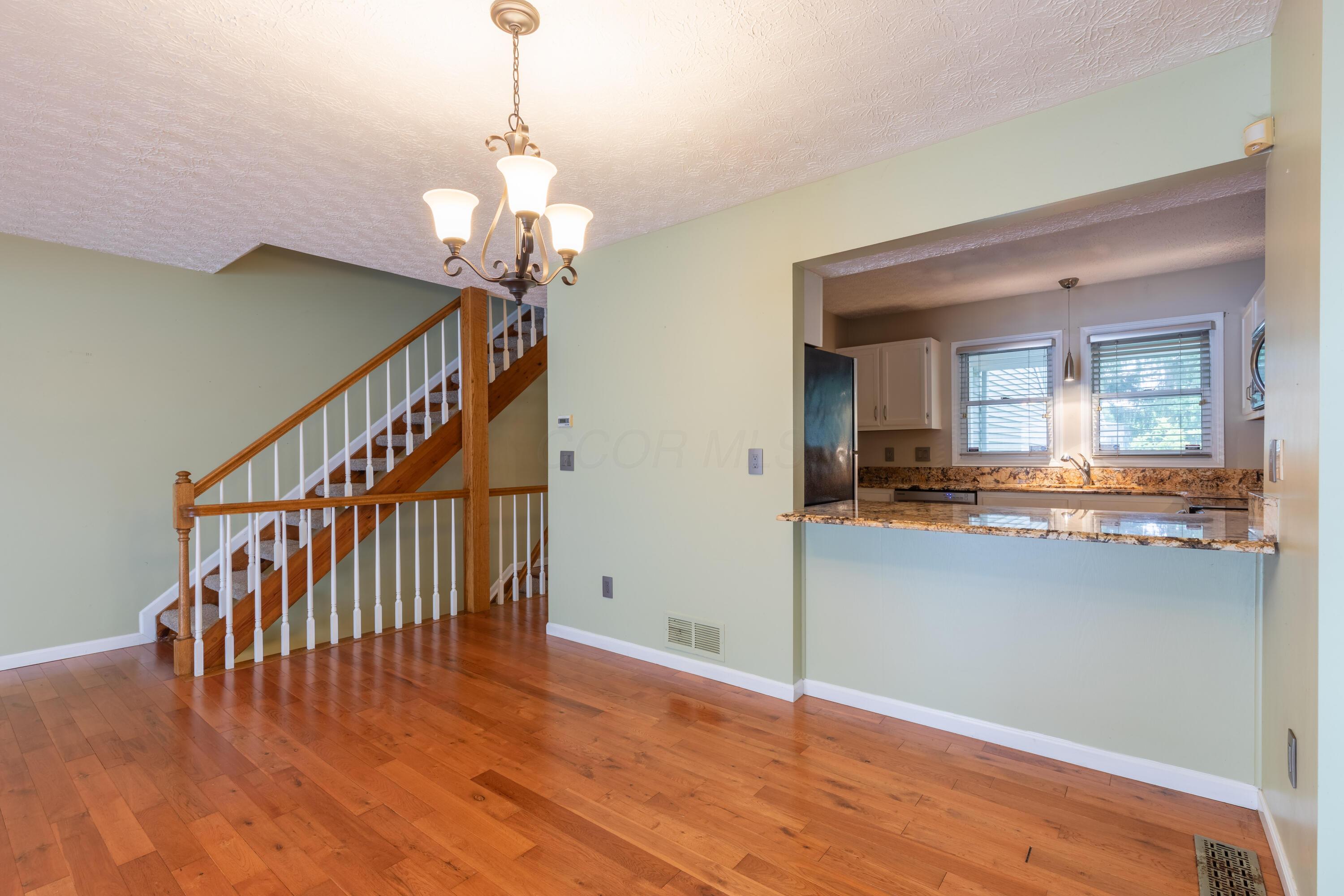5814 Elmbridge Lane Property Photo 6