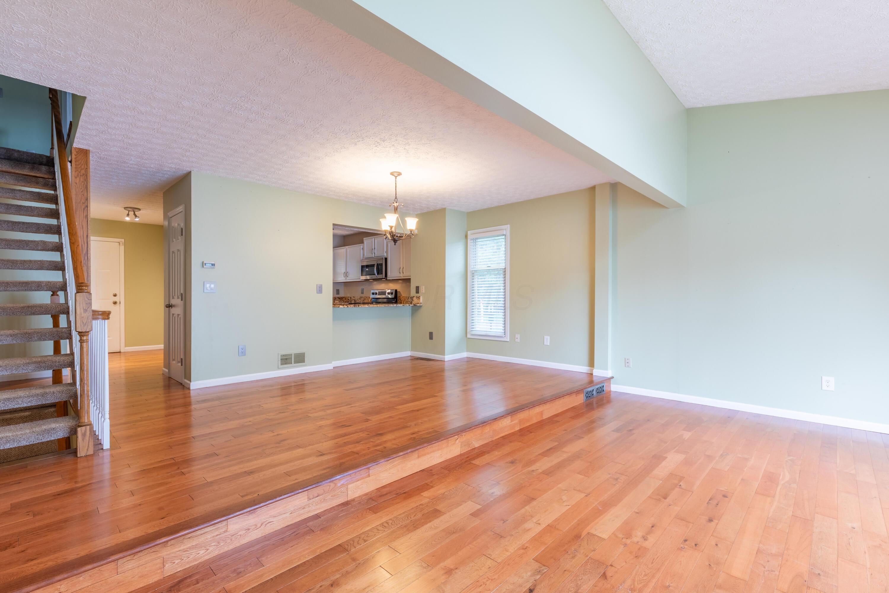 5814 Elmbridge Lane Property Photo 8