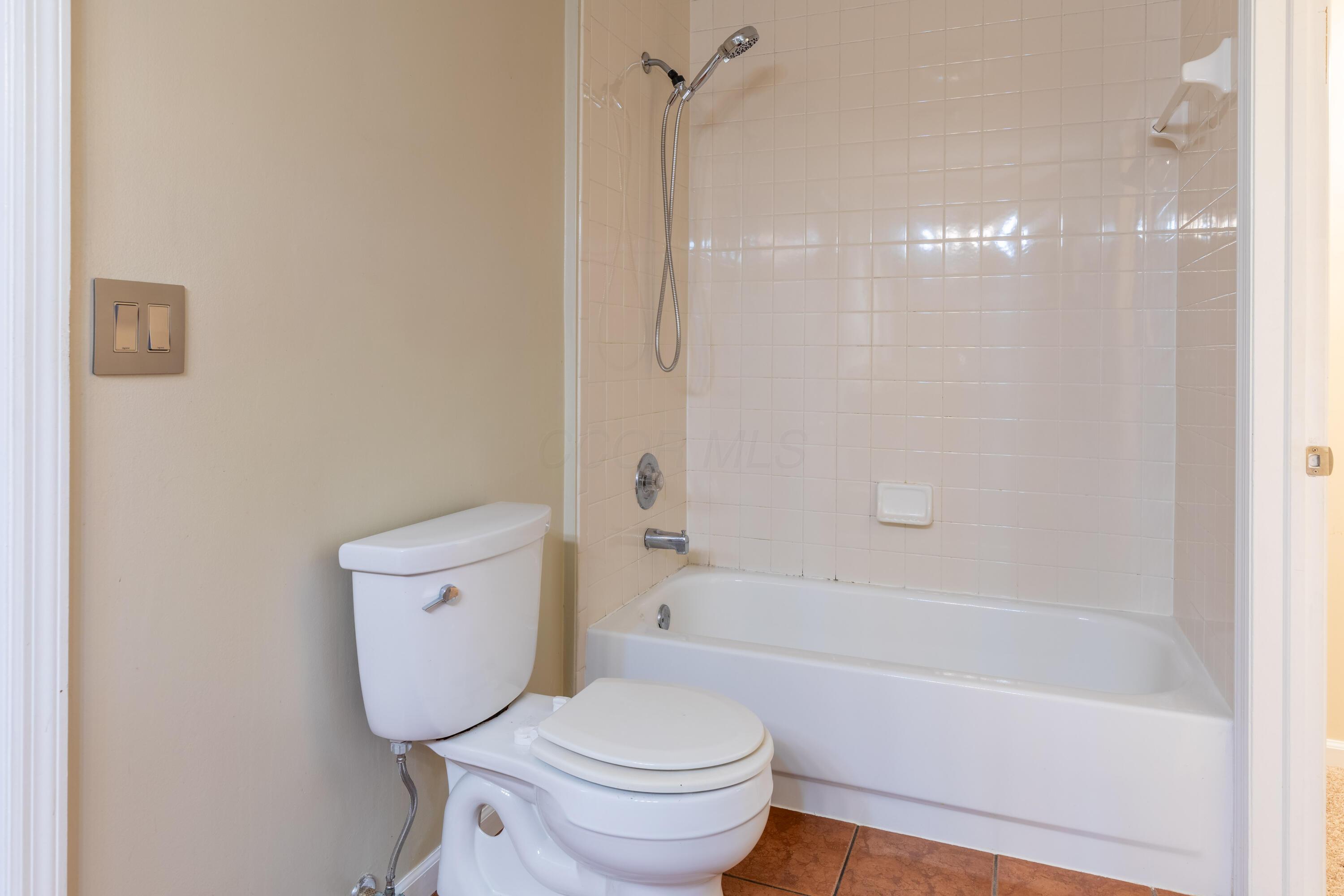 5814 Elmbridge Lane Property Photo 14