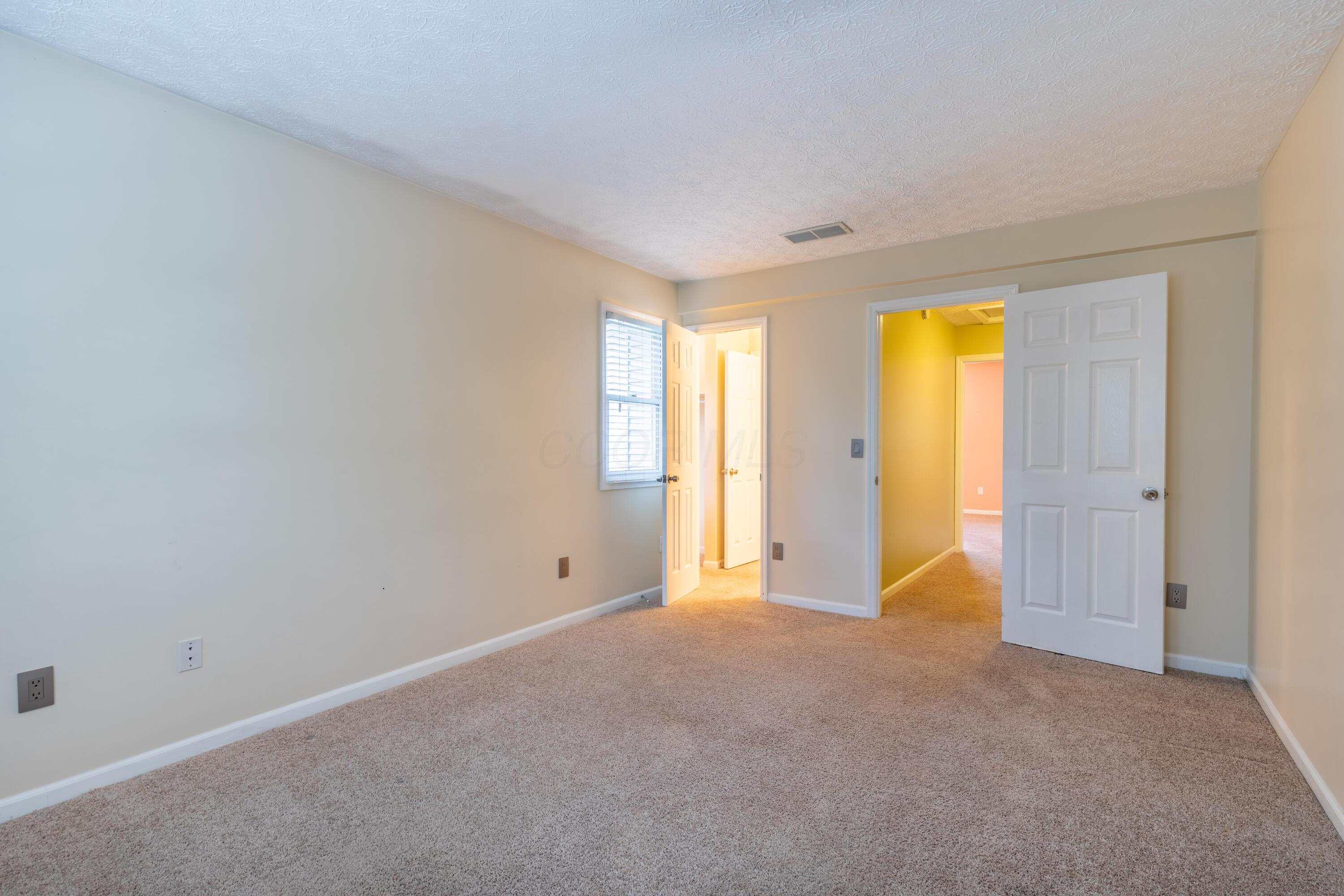 5814 Elmbridge Lane Property Photo 16
