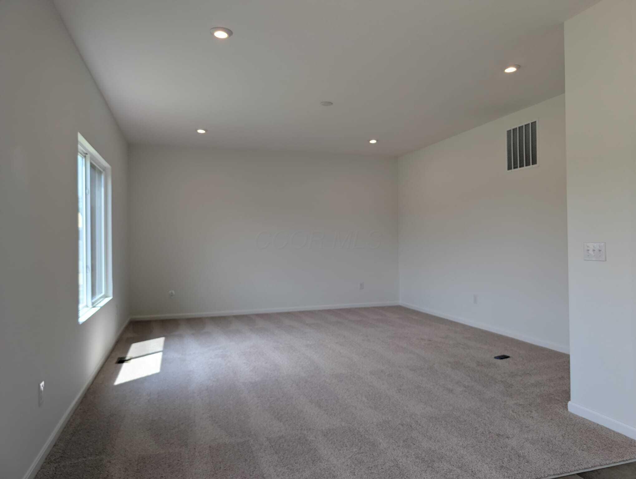 226026486 Property Photo 8