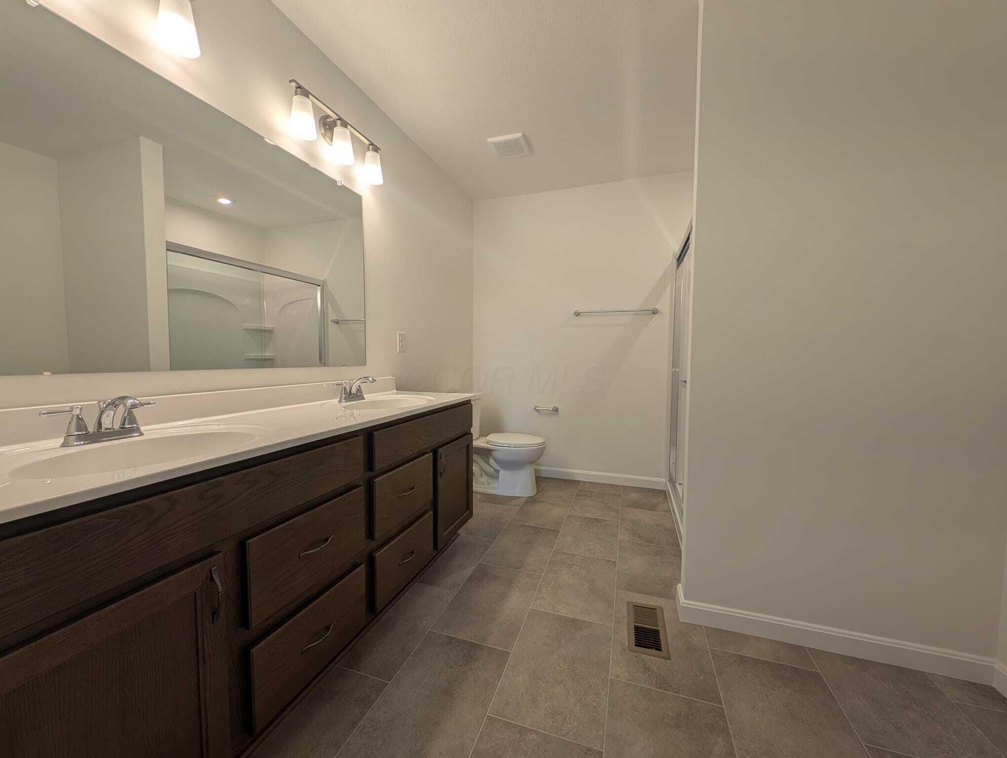 226026486 Property Photo 11