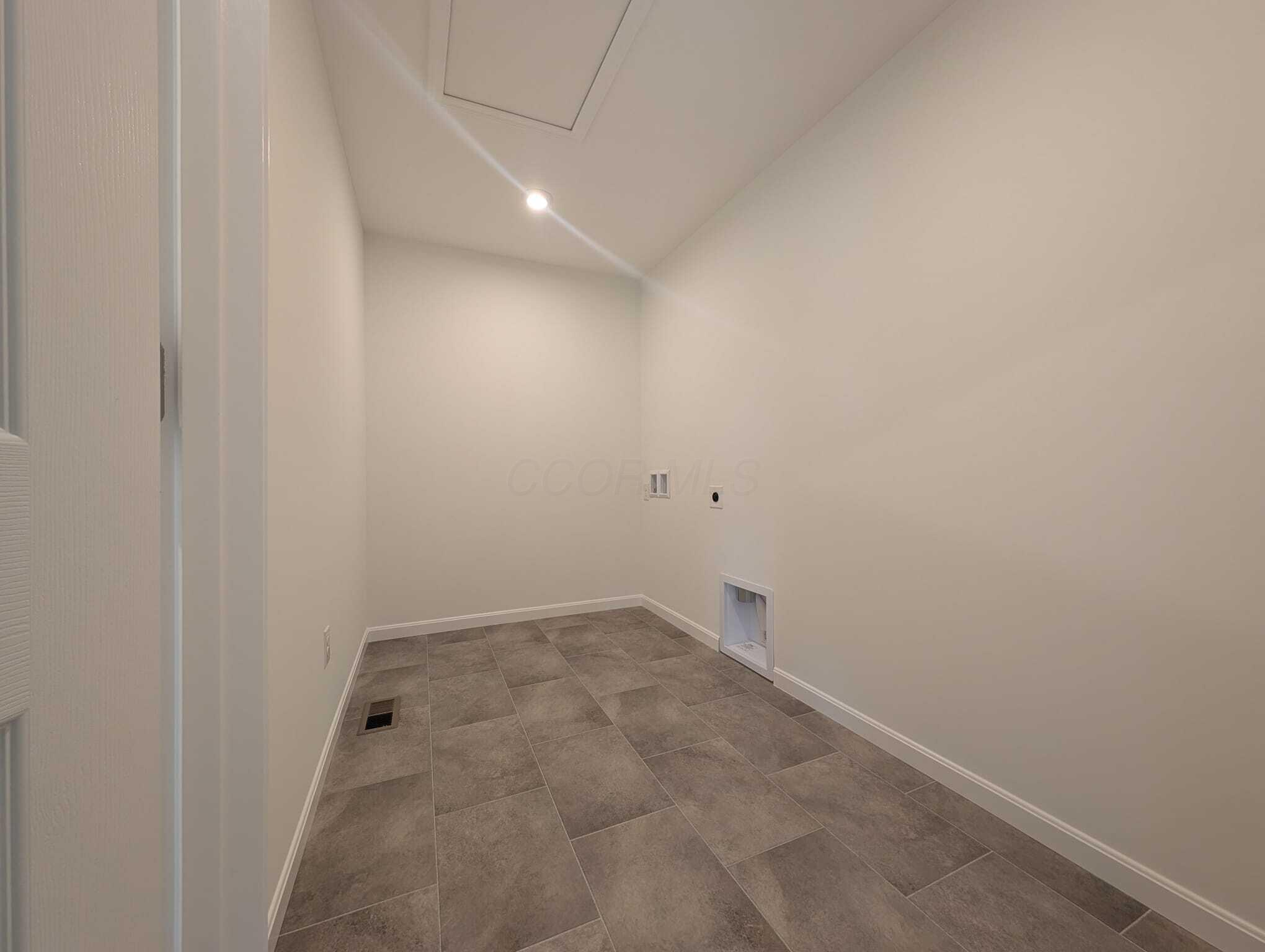 226026486 Property Photo 17