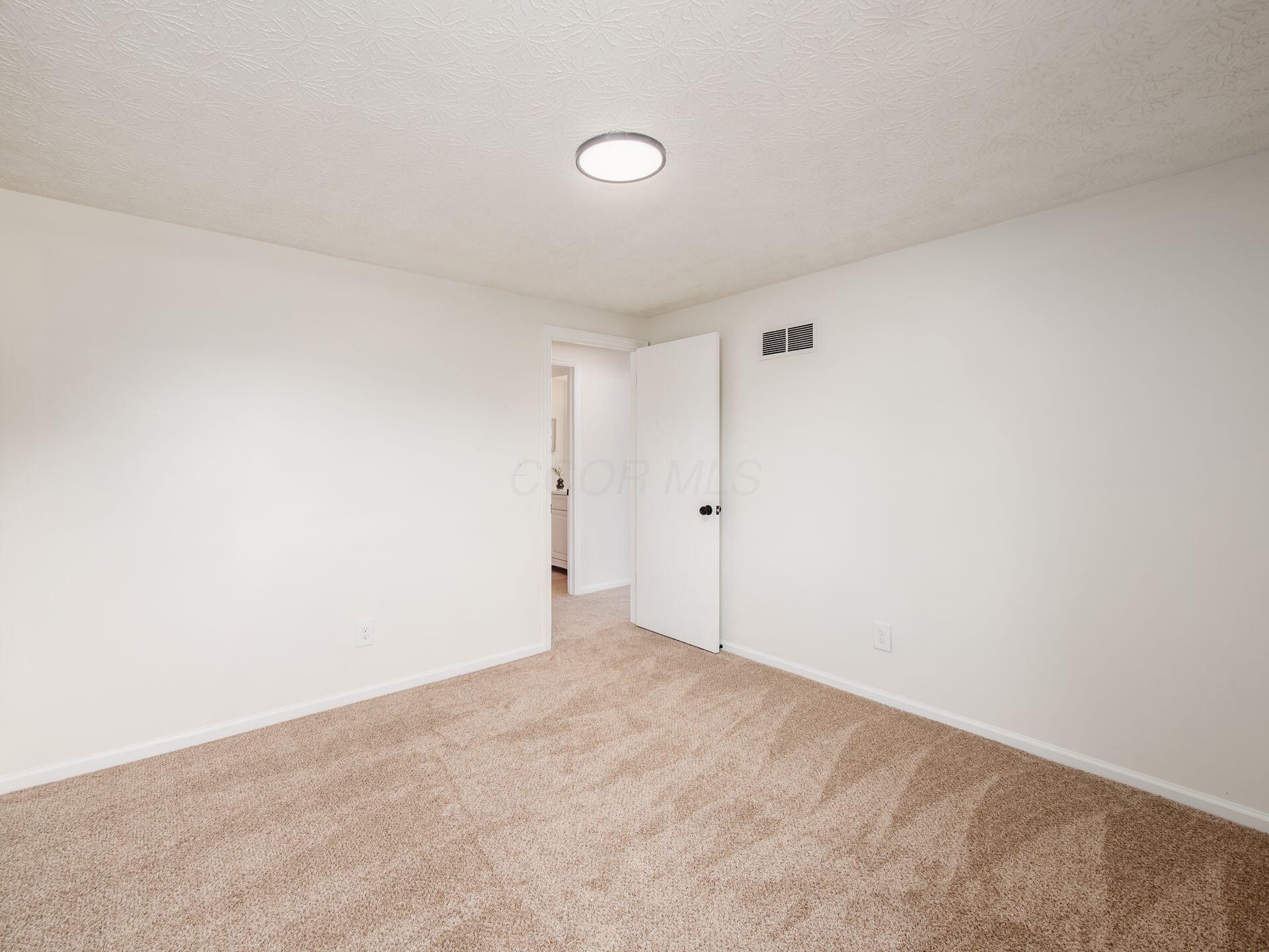 161 Somerset Road Property Photo 27