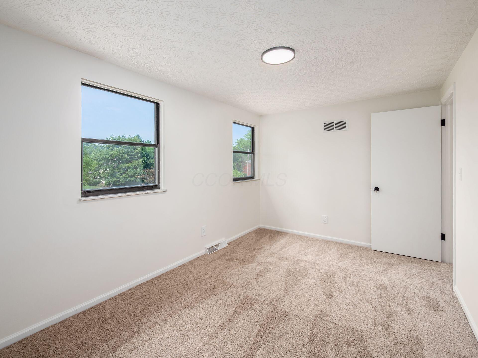 161 Somerset Road Property Photo 28