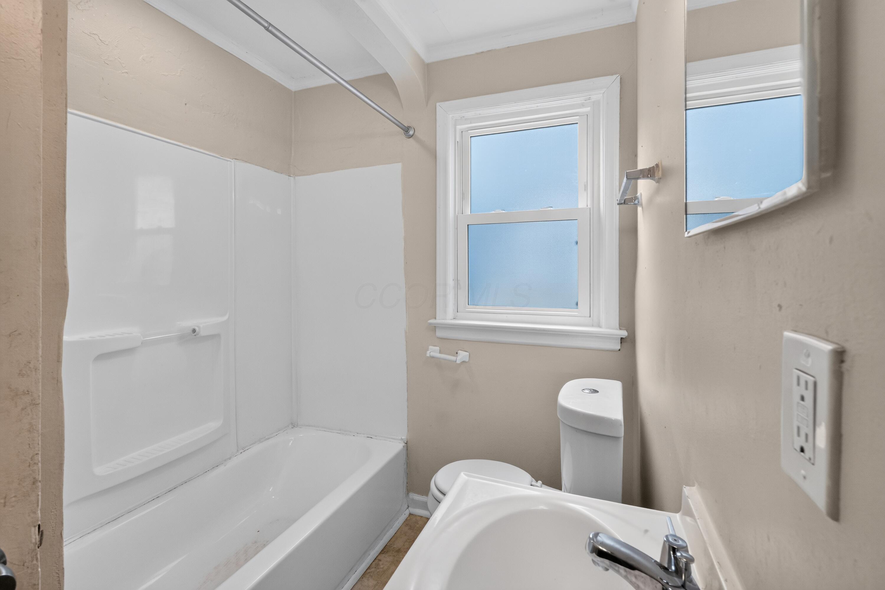 1692 E Kossuth Street Property Photo 17