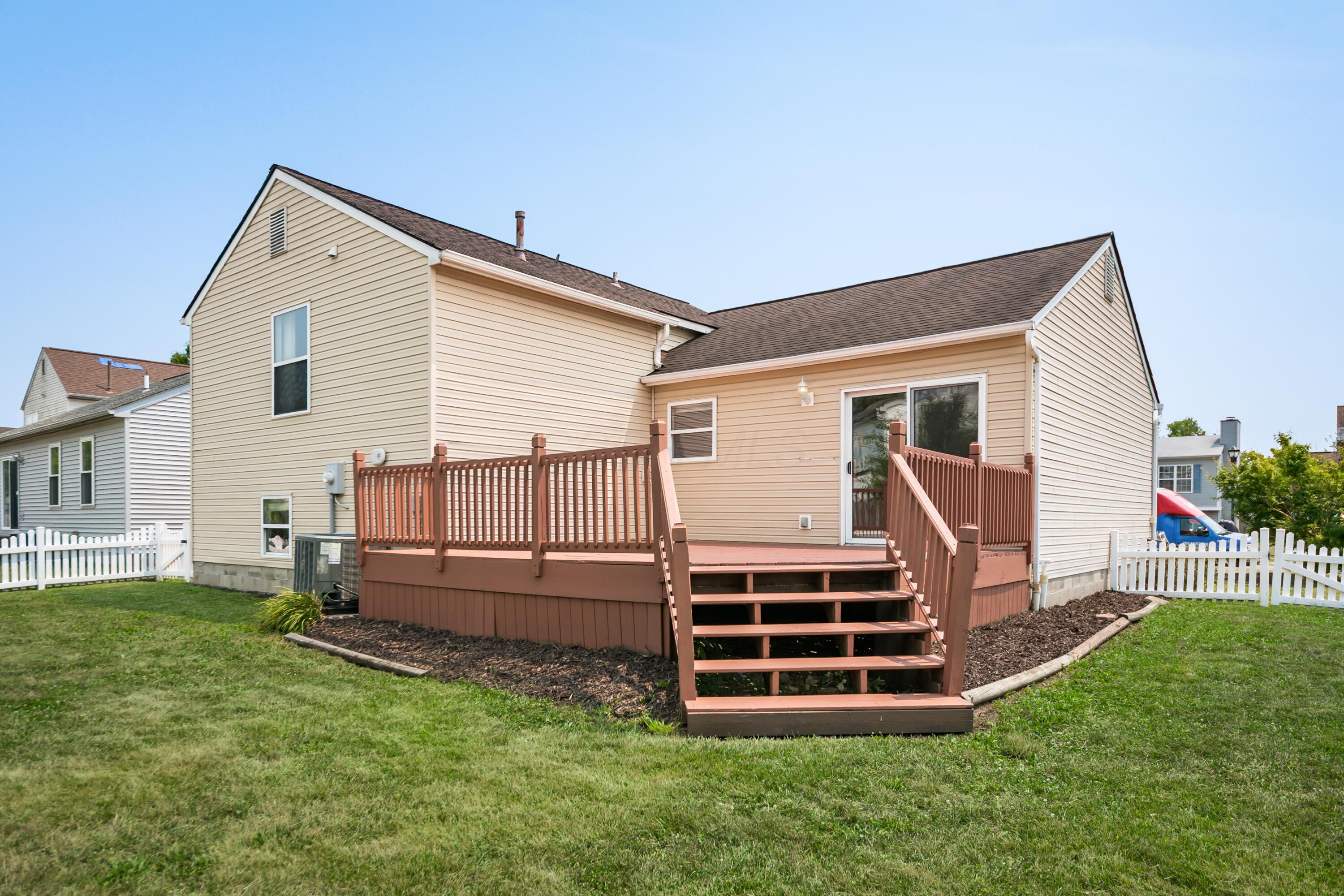 926 Robmeyer Drive Property Photo 3