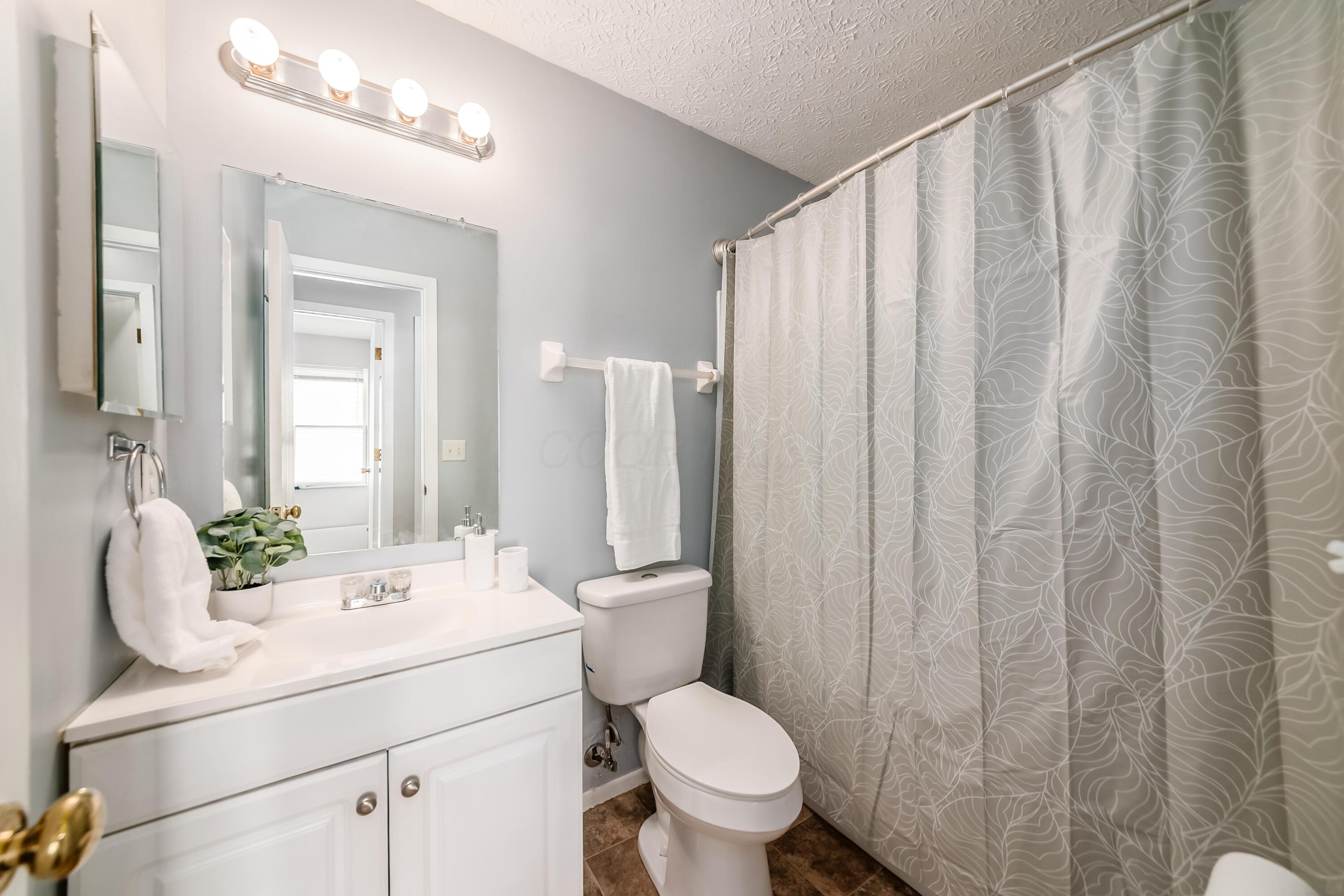 926 Robmeyer Drive Property Photo 27