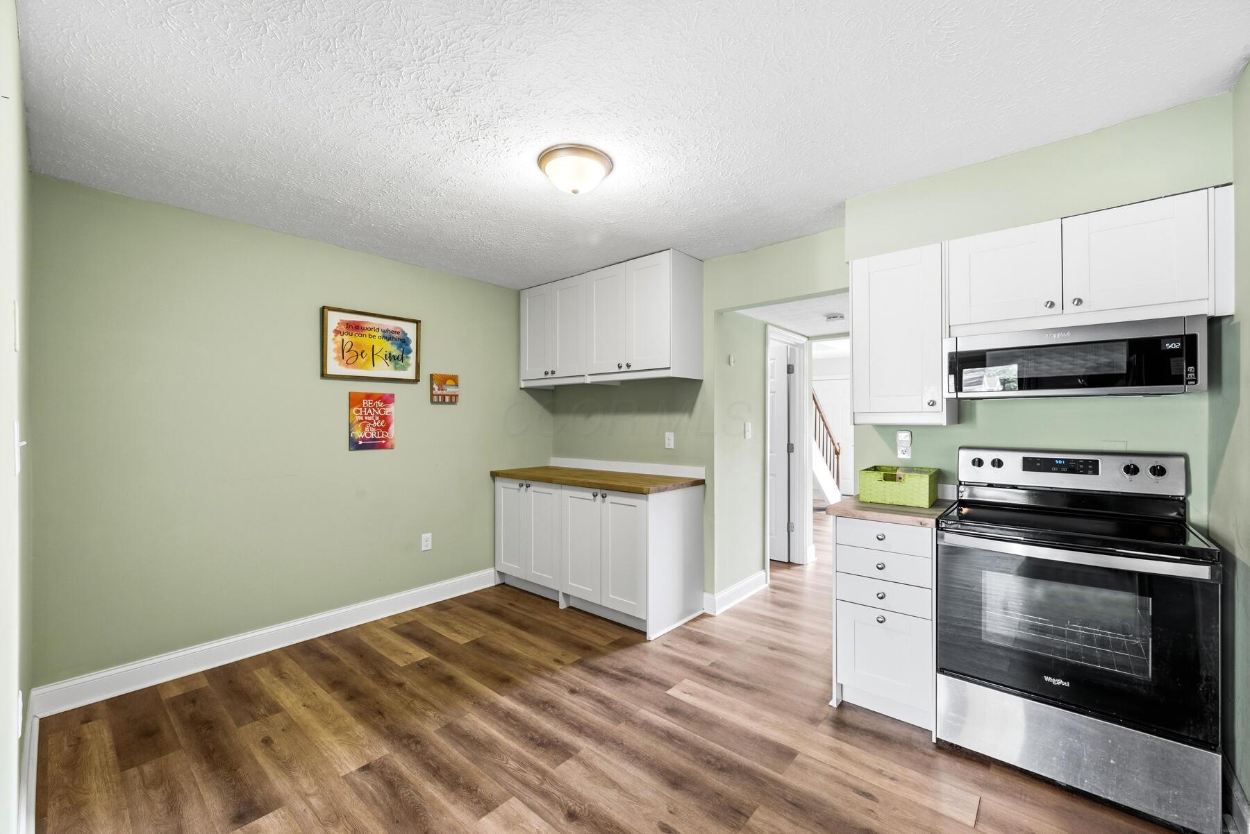 27 Hedgerow Lane Property Photo 13