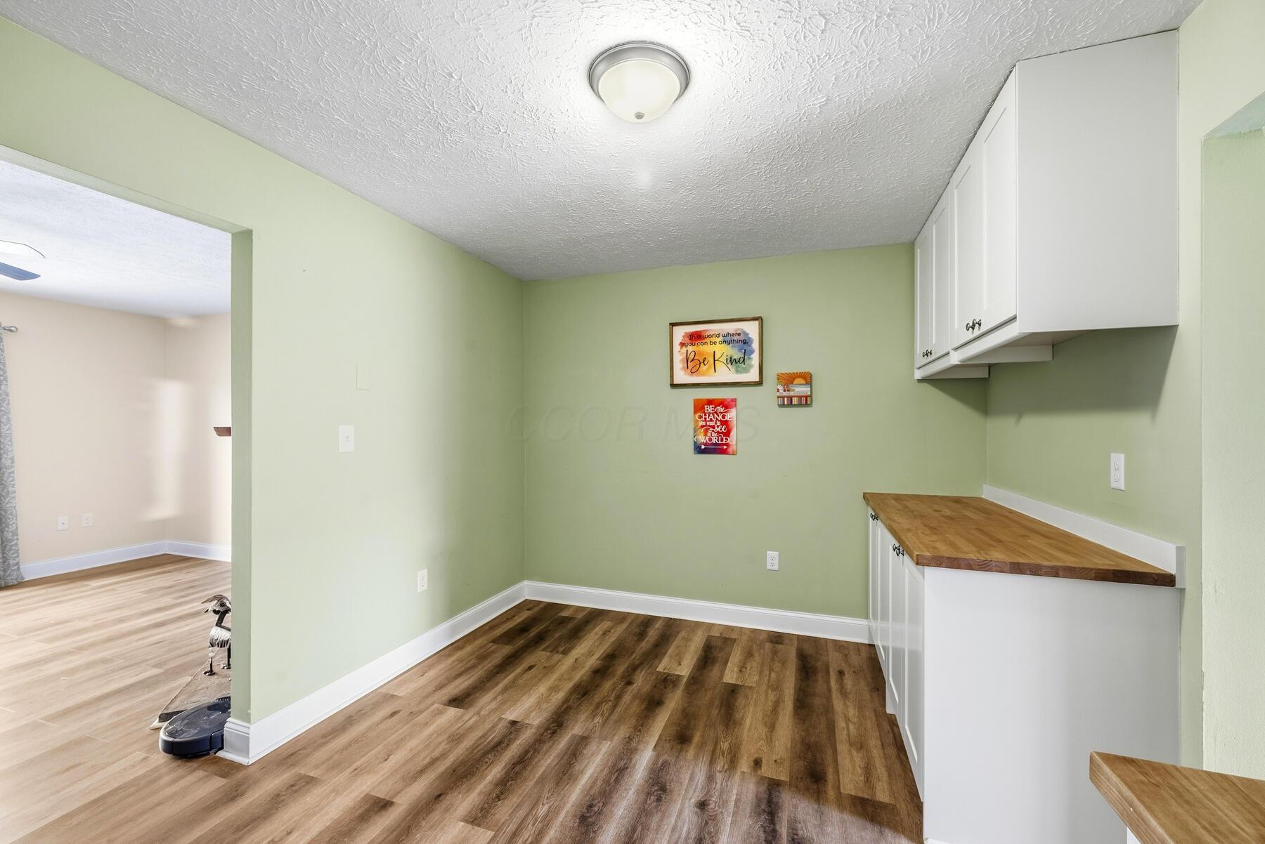 27 Hedgerow Lane Property Photo 14