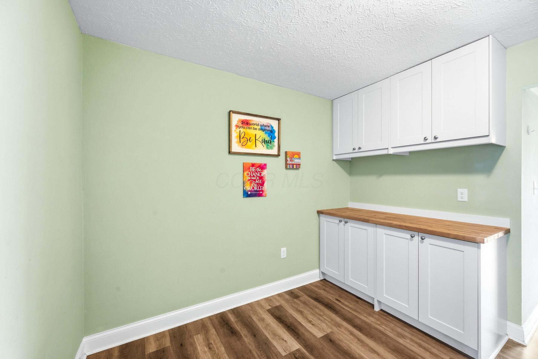 27 Hedgerow Lane Property Photo 15
