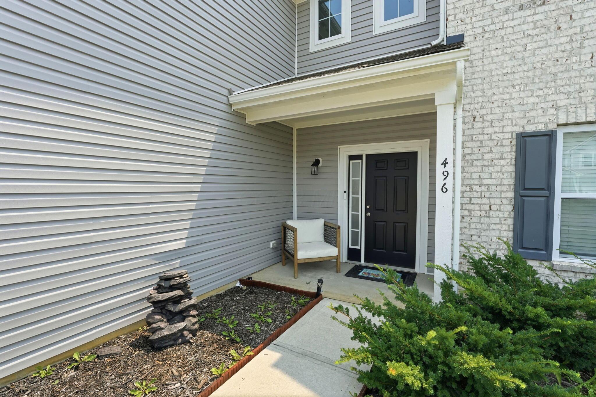 496 Wingate Place N Property Photo 2