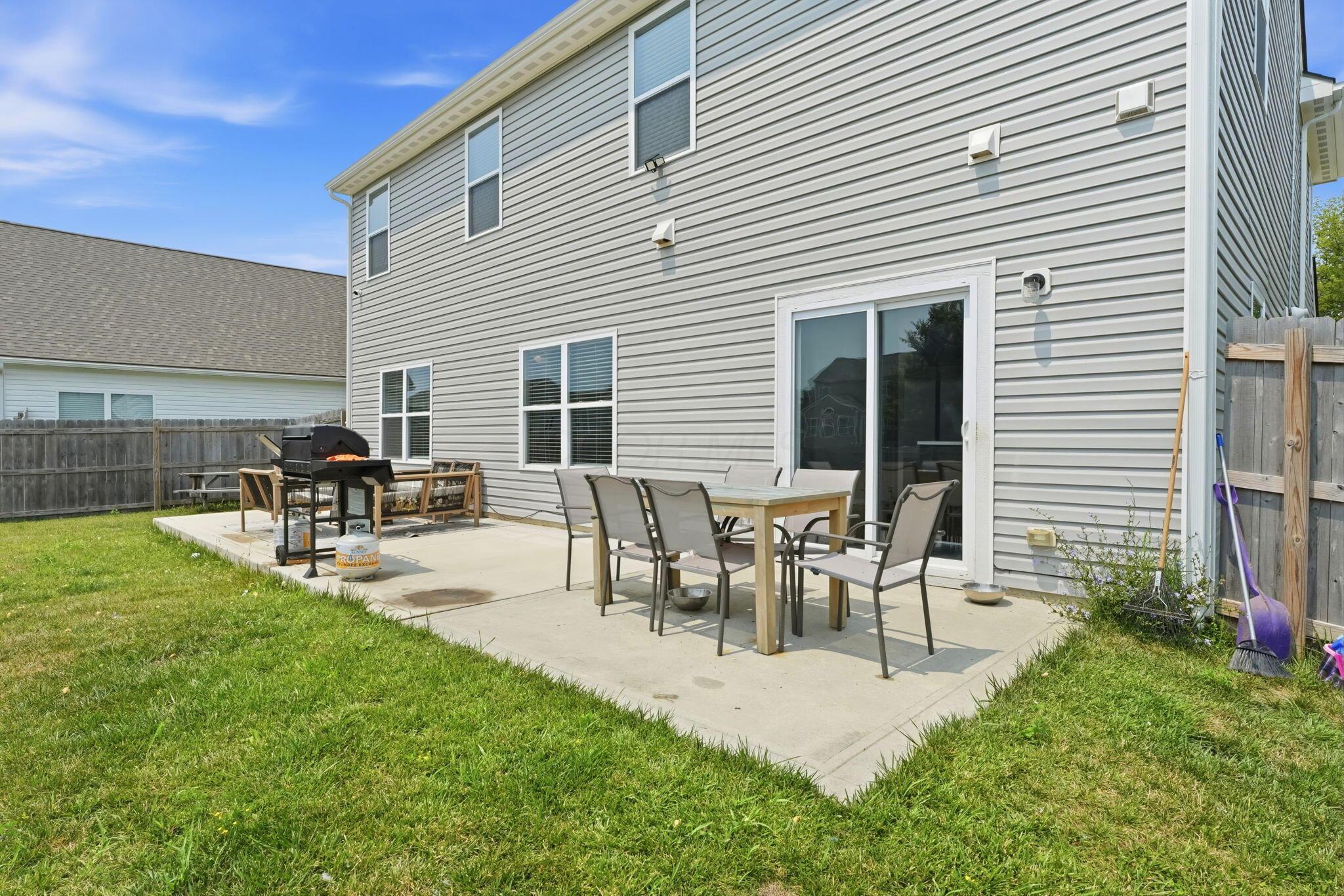 496 Wingate Place N Property Photo 5