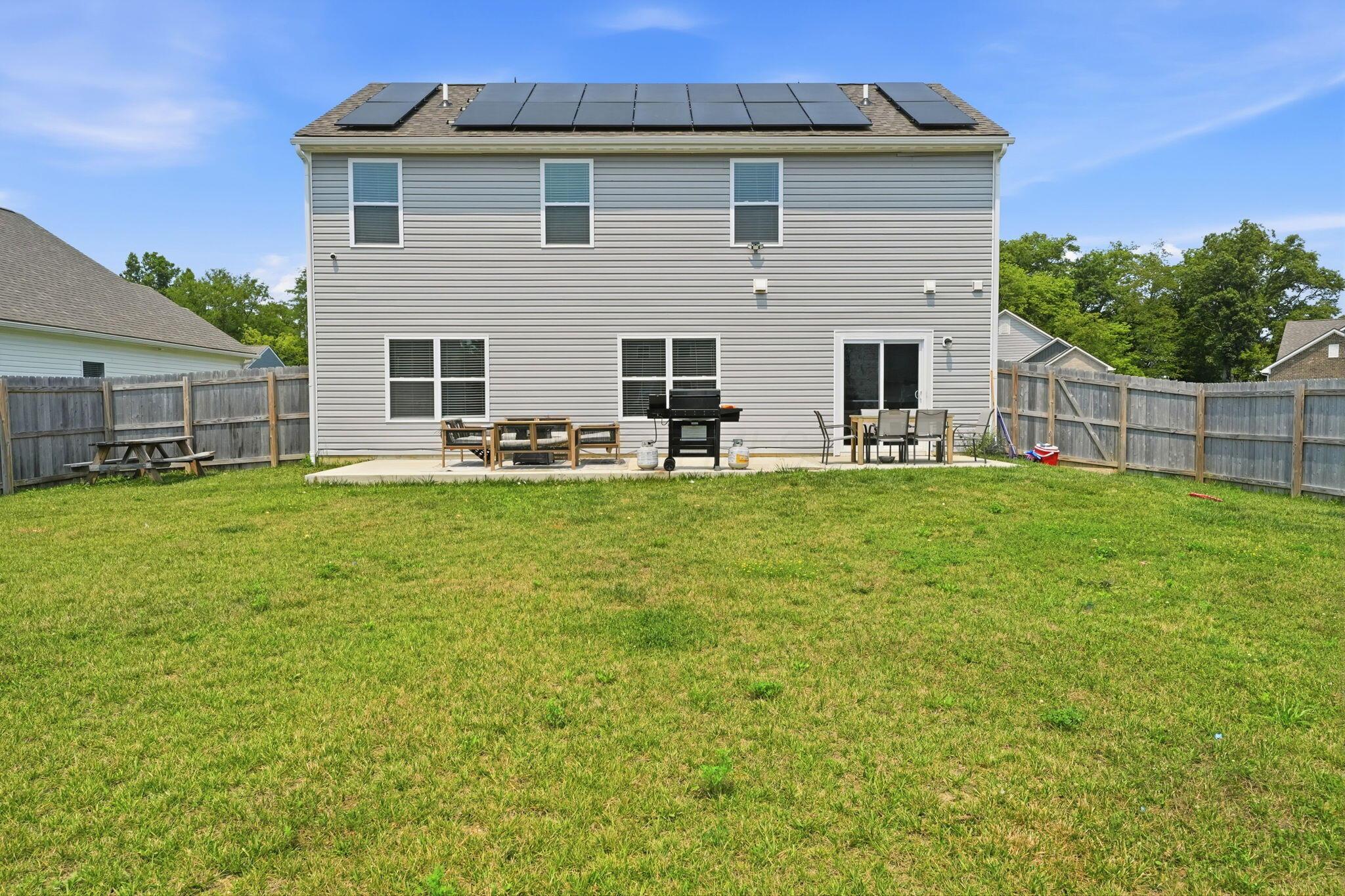 496 Wingate Place N Property Photo 6