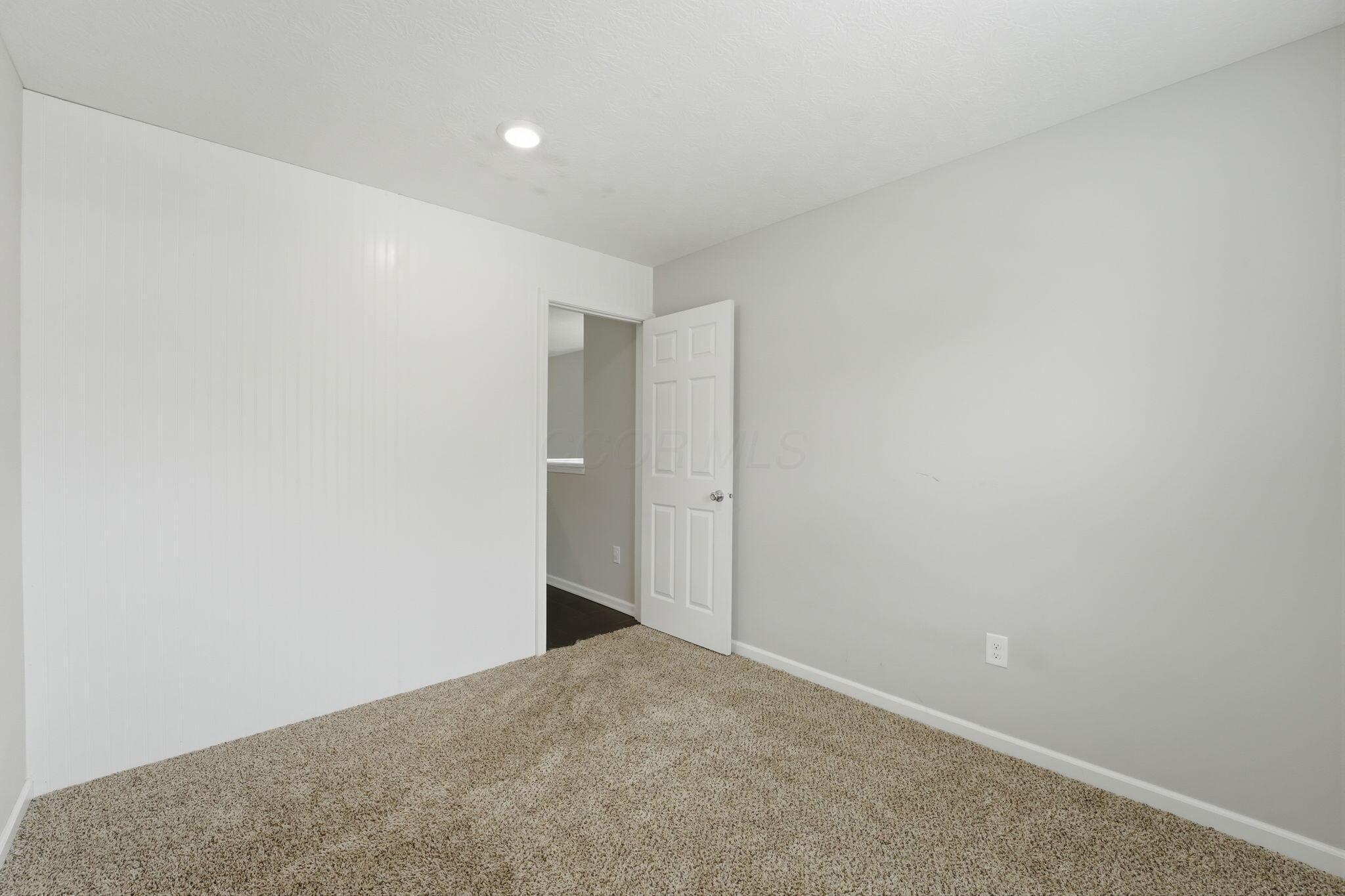 496 Wingate Place N Property Photo 20