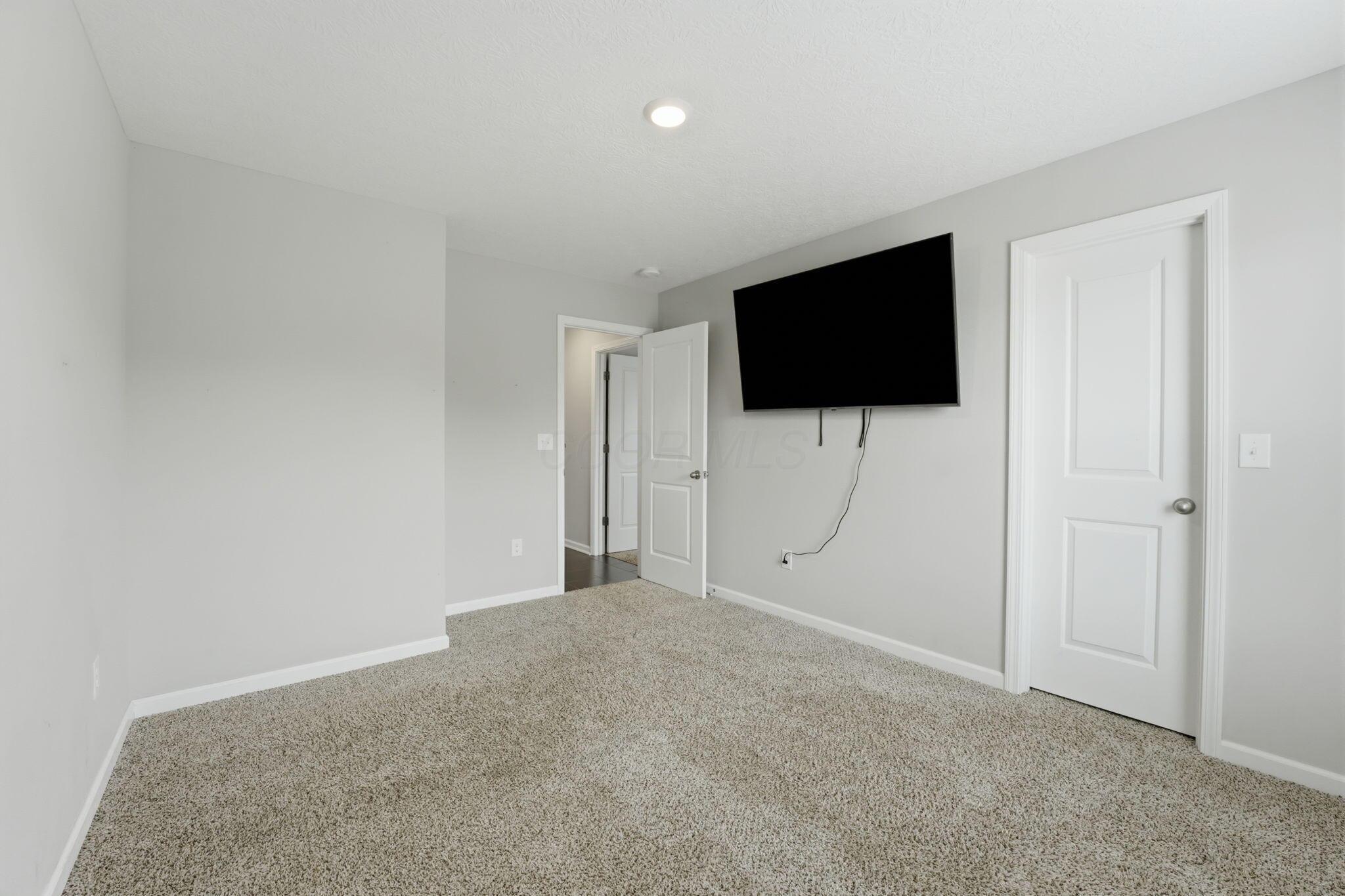 496 Wingate Place N Property Photo 29