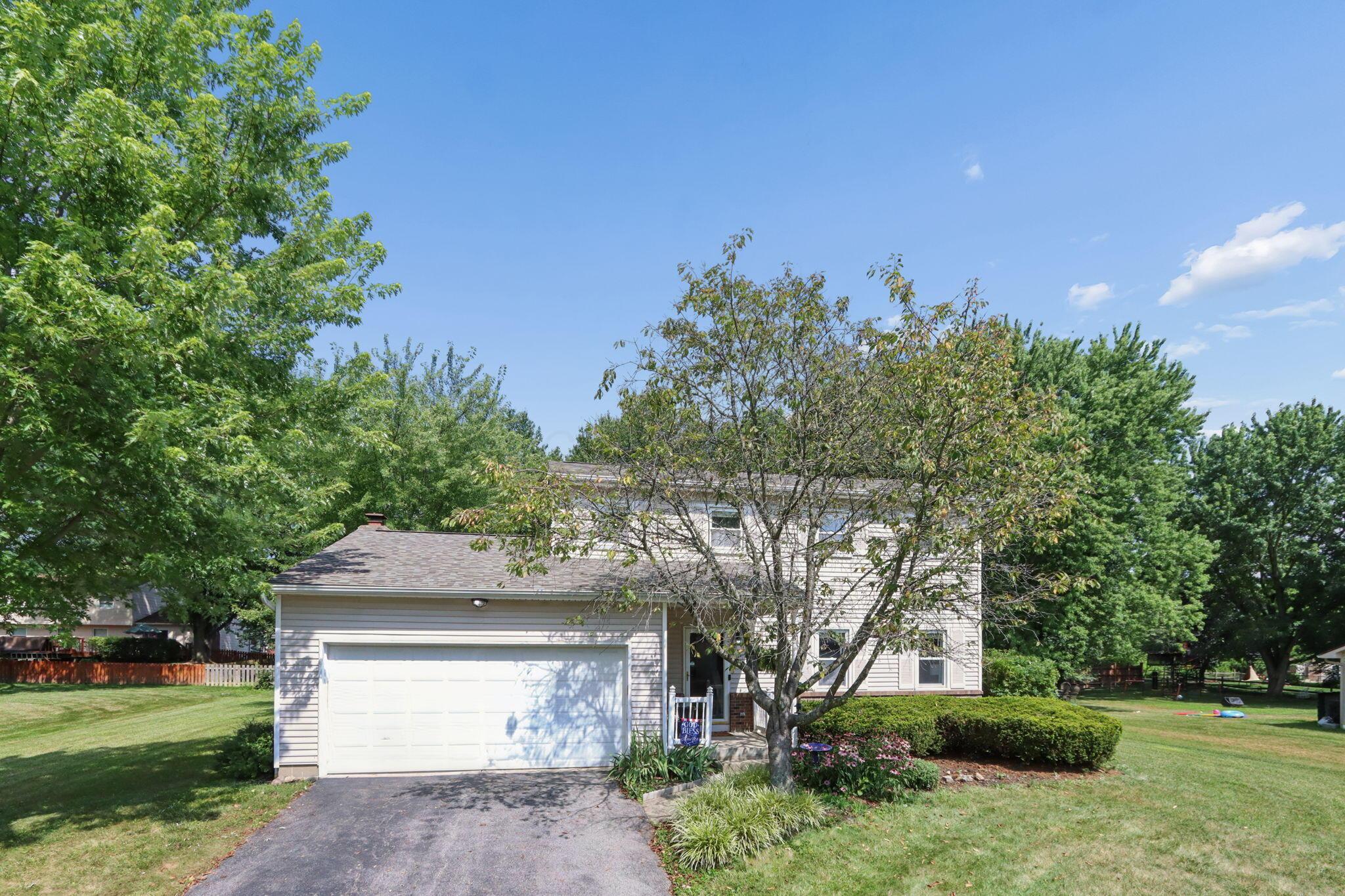 11766 Kennington Square W Property Photo 2