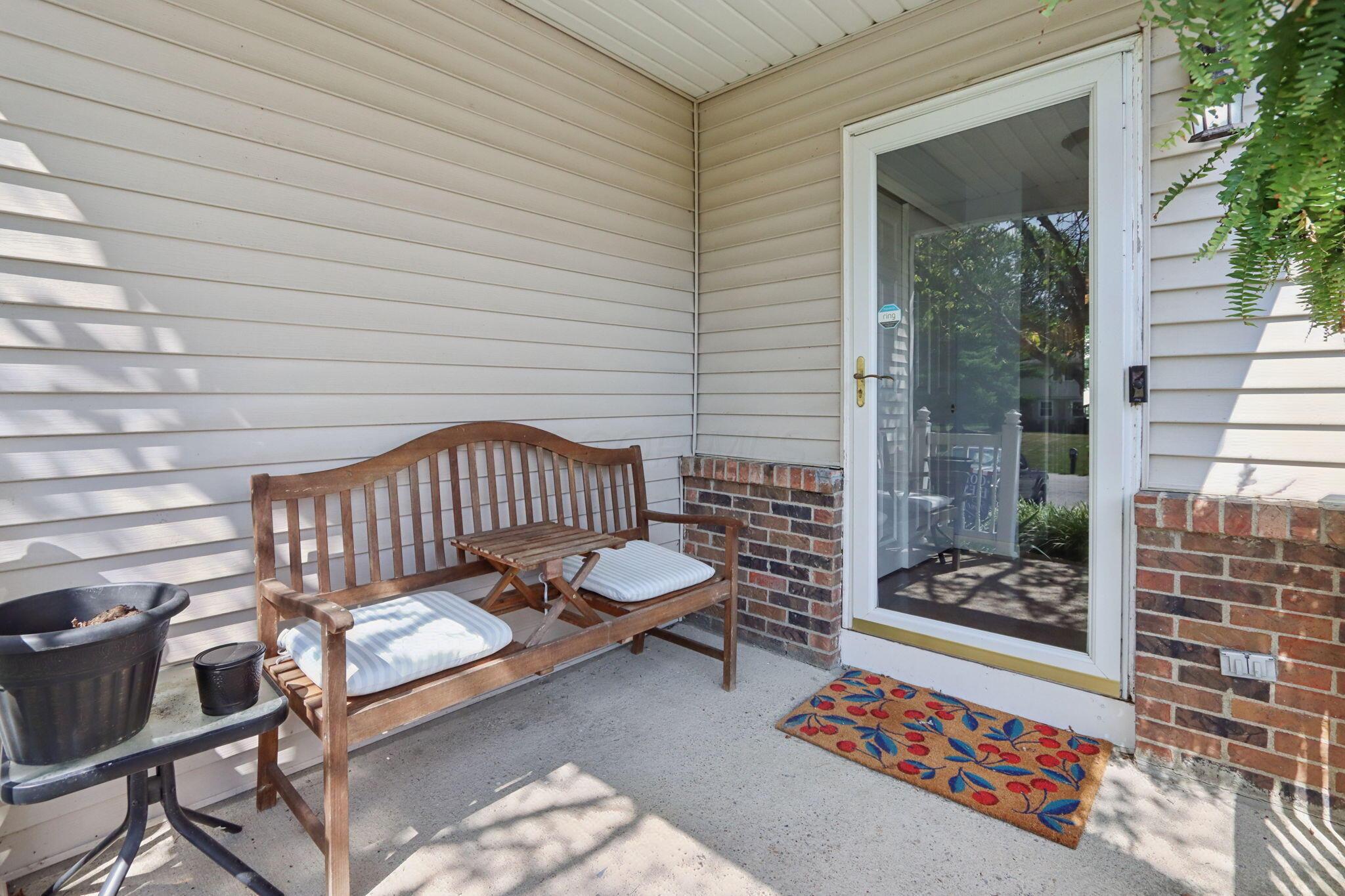 11766 Kennington Square W Property Photo 4
