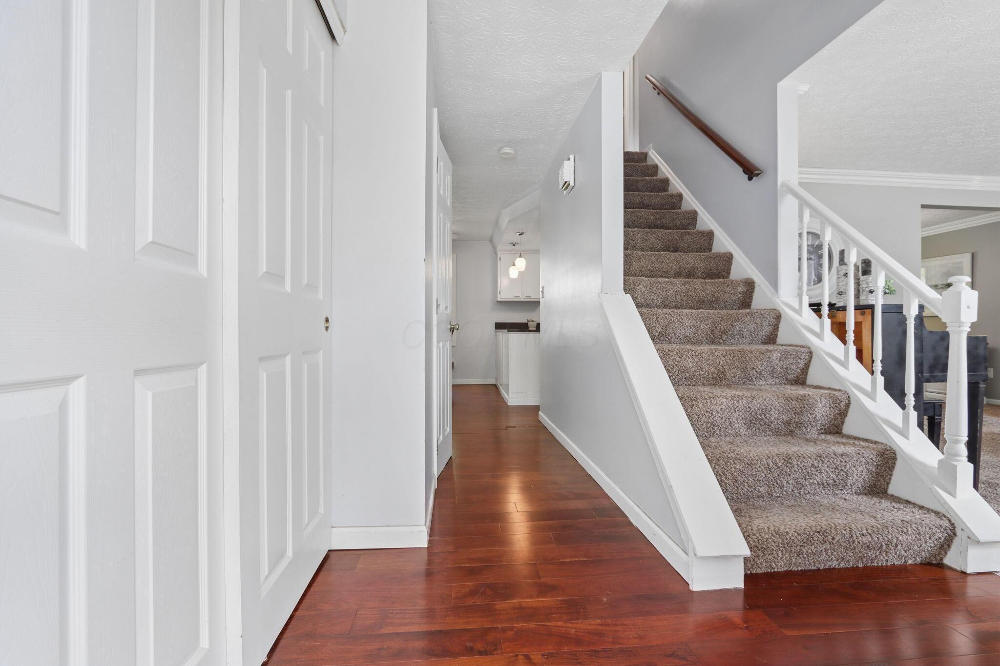 11766 Kennington Square W Property Photo 5