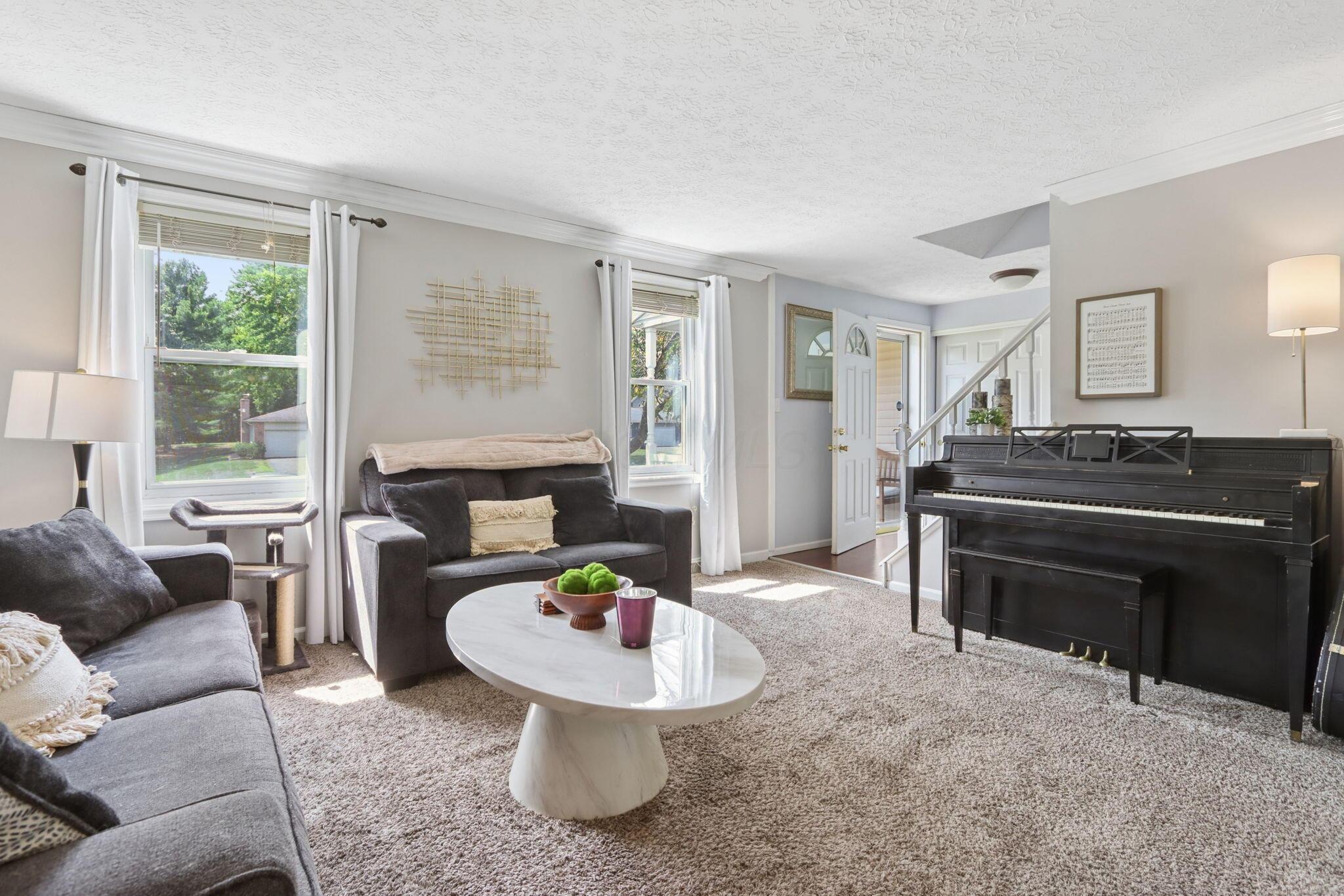 11766 Kennington Square W Property Photo 6