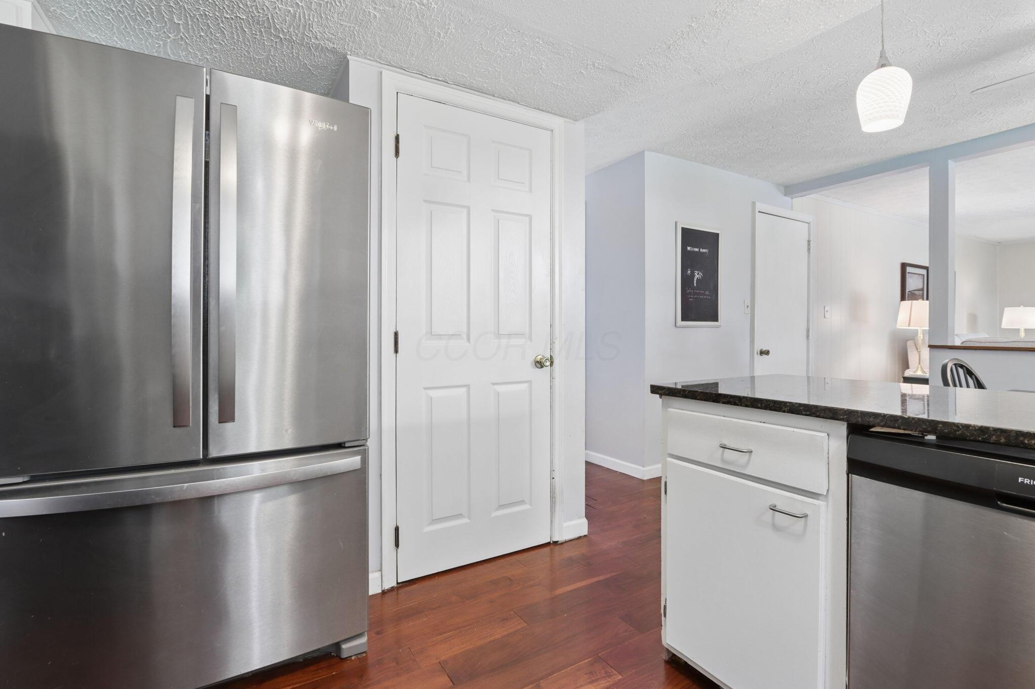 11766 Kennington Square W Property Photo 13