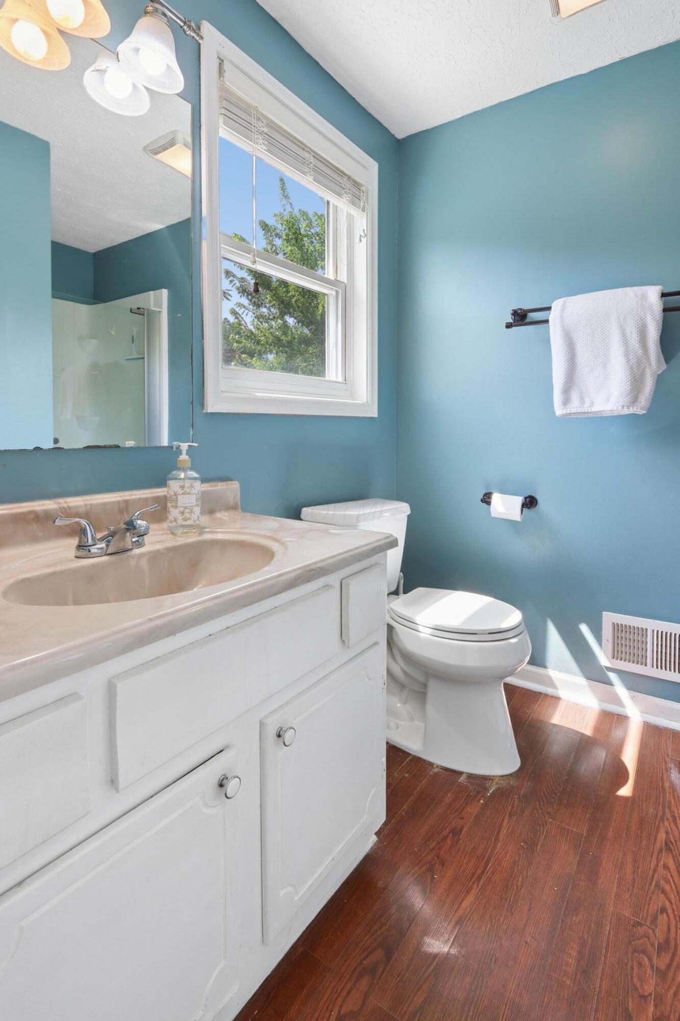 11766 Kennington Square W Property Photo 23