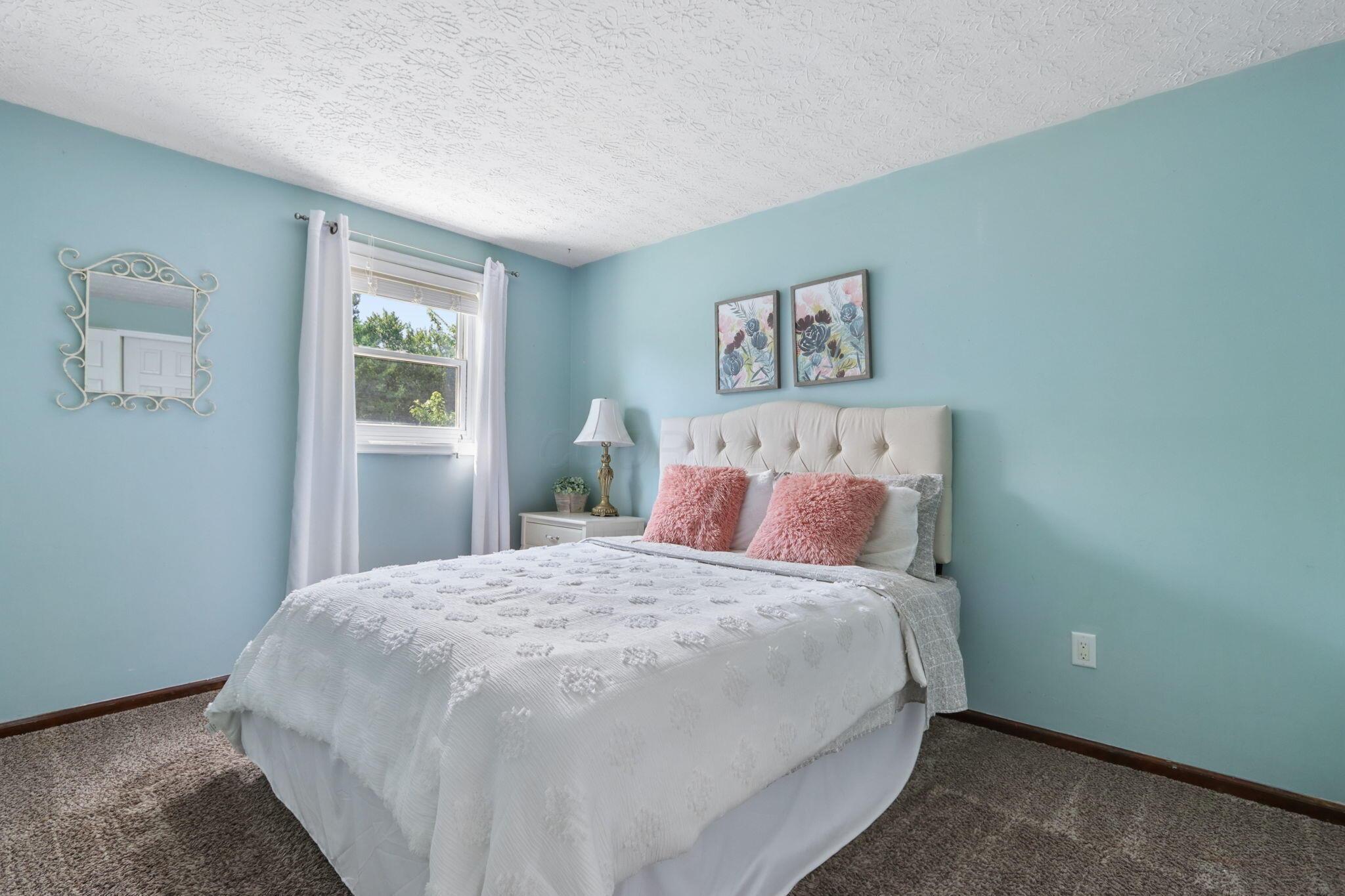 11766 Kennington Square W Property Photo 27