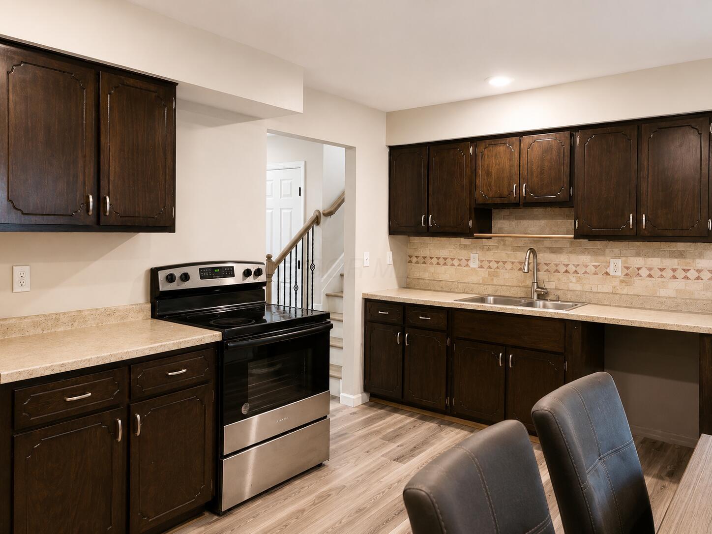 2947 Thornell Way Property Photo 3