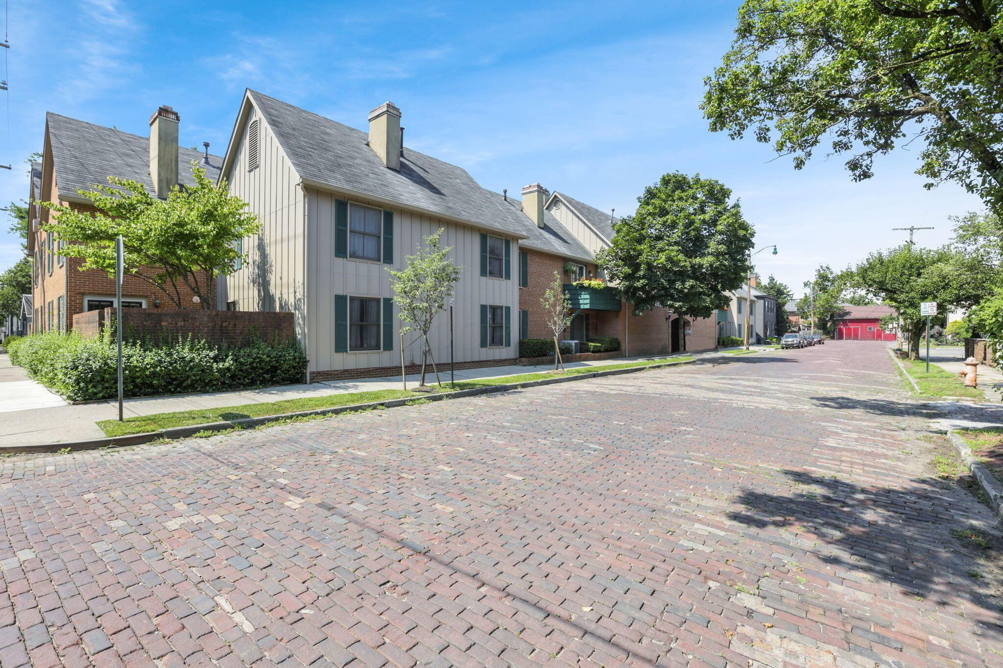 249 E Kossuth Street, C
