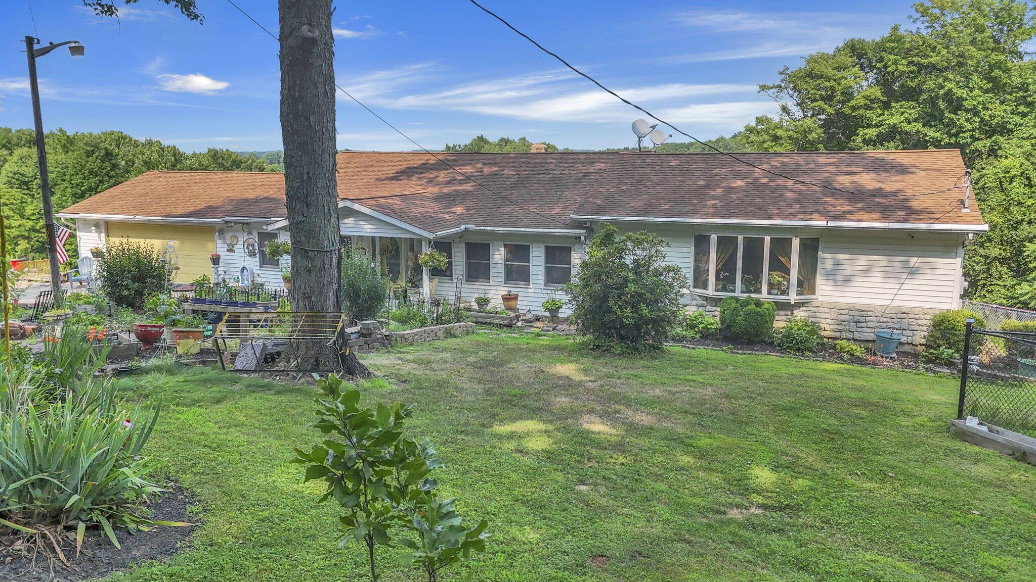 8879 National Road Se Property Photo 1