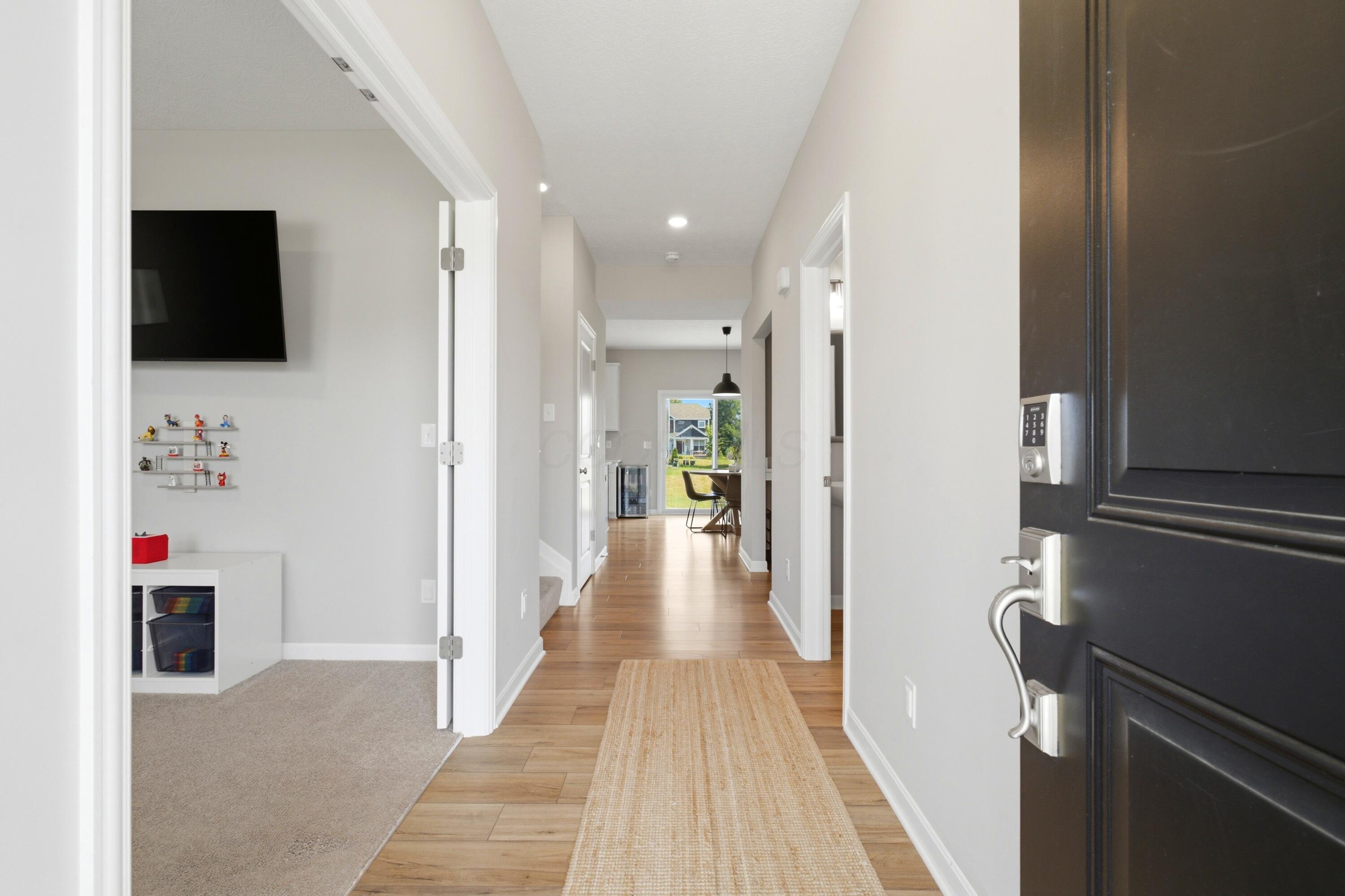 7333 Jergenson Way Property Photo 4