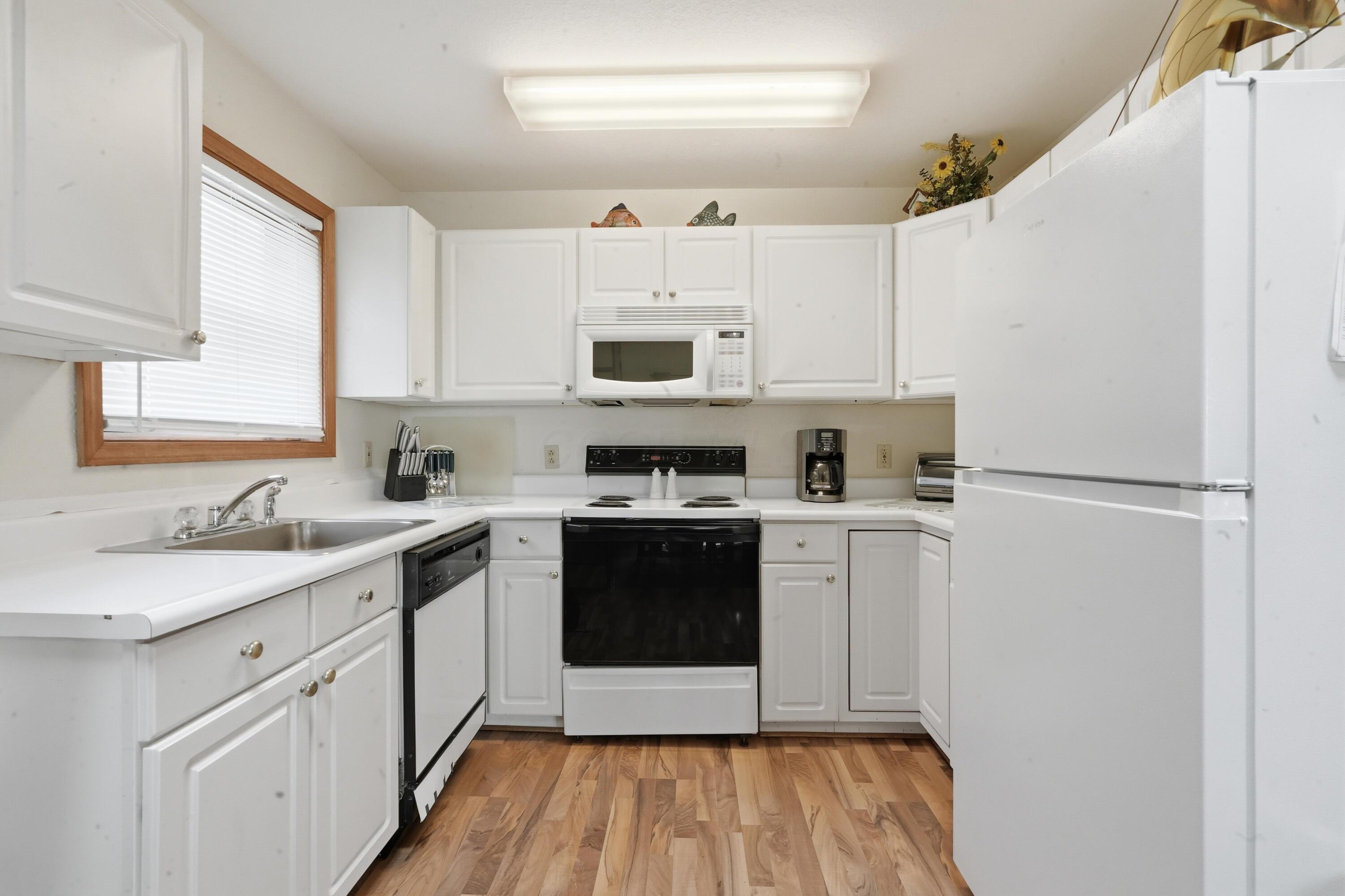 6387 Teal Bend Property Photo 4