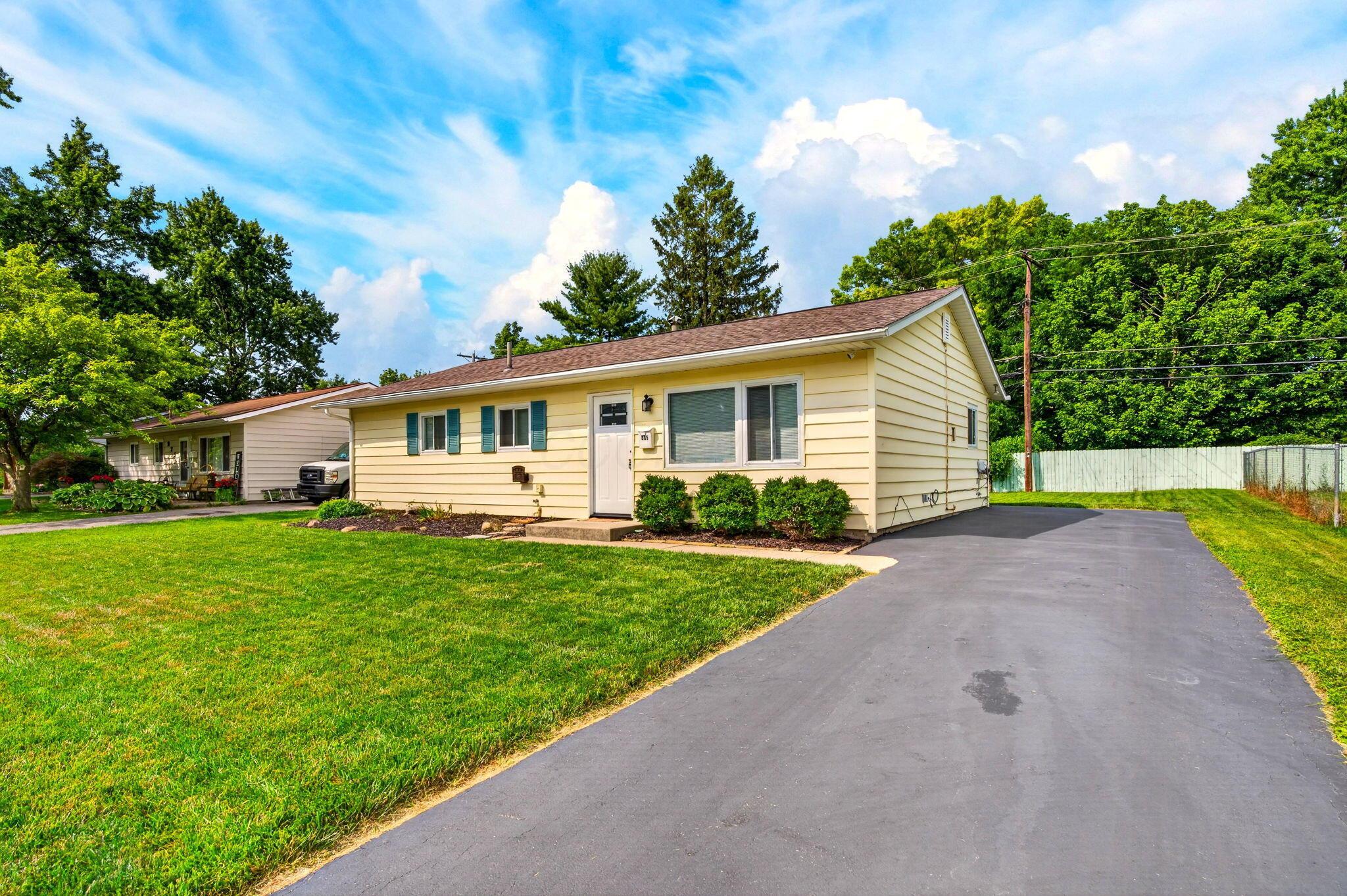 865 Sunview Road Property Photo 1