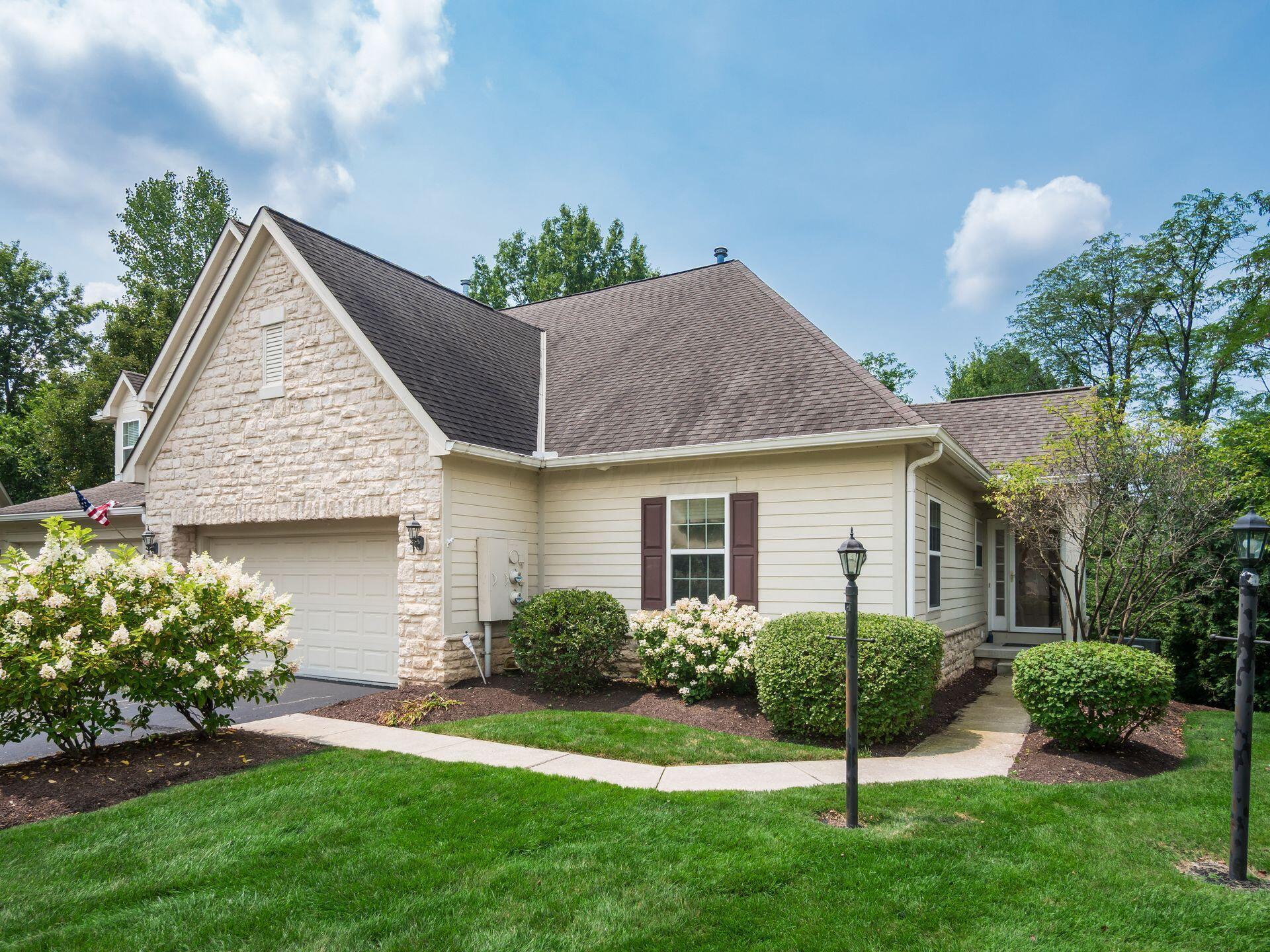 7338 Deer Valley Crossing Property Photo 1