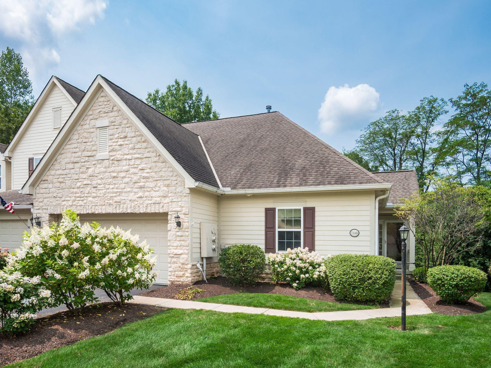 7338 Deer Valley Crossing Property Photo 2