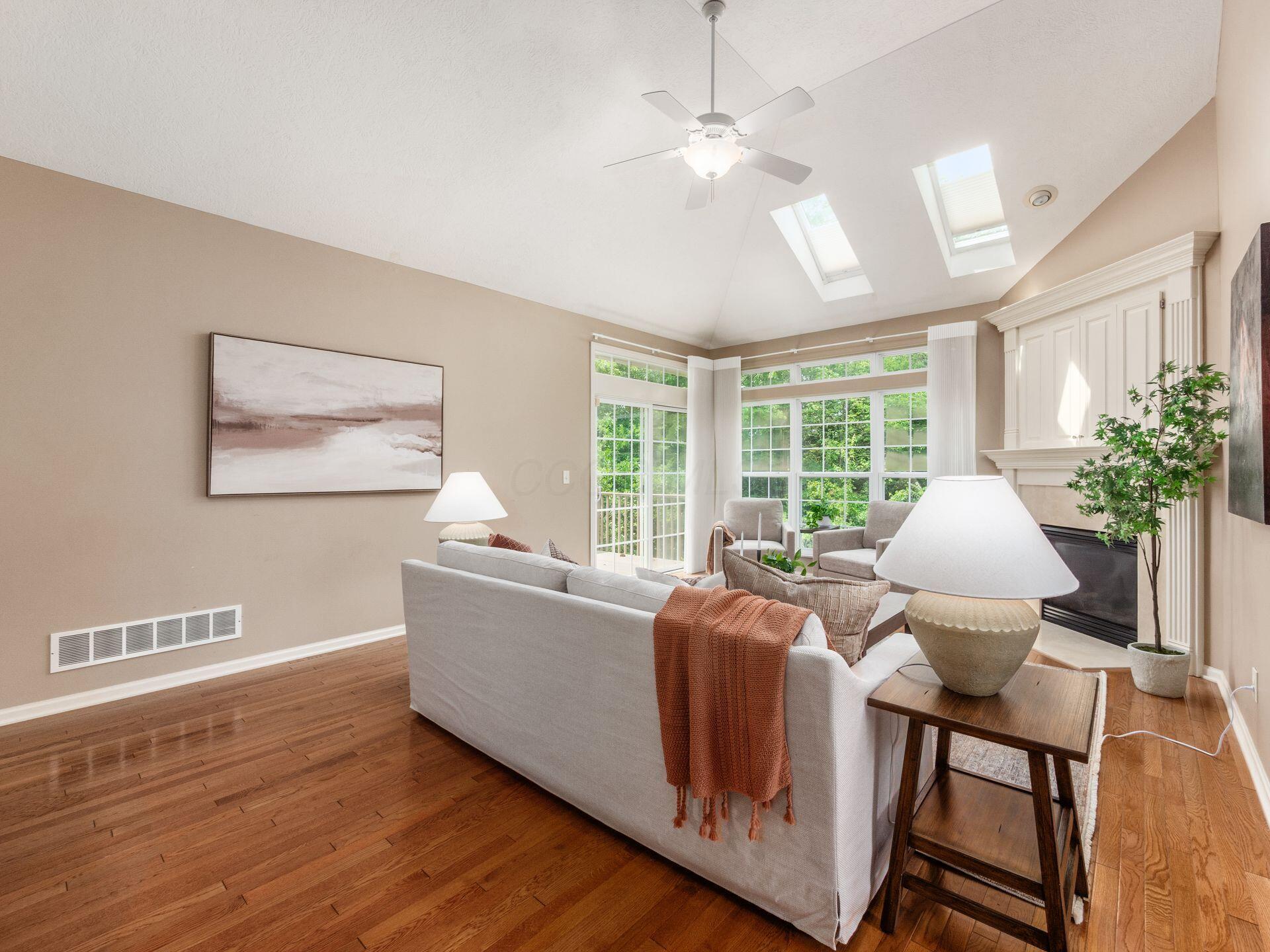 7338 Deer Valley Crossing Property Photo 6