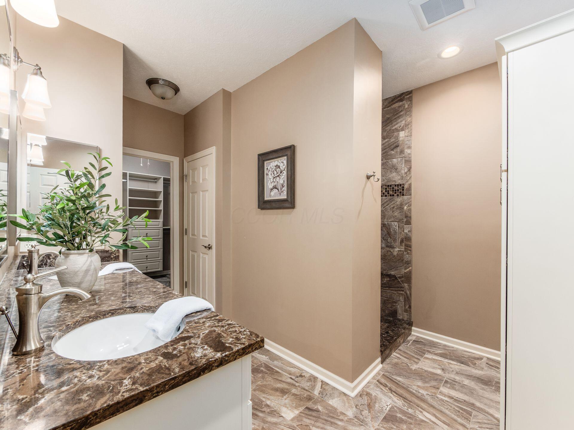 7338 Deer Valley Crossing Property Photo 20